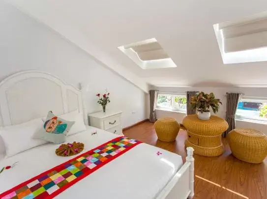 Double Room with Balcony in Peach House Double Room with Balcony in Peach House