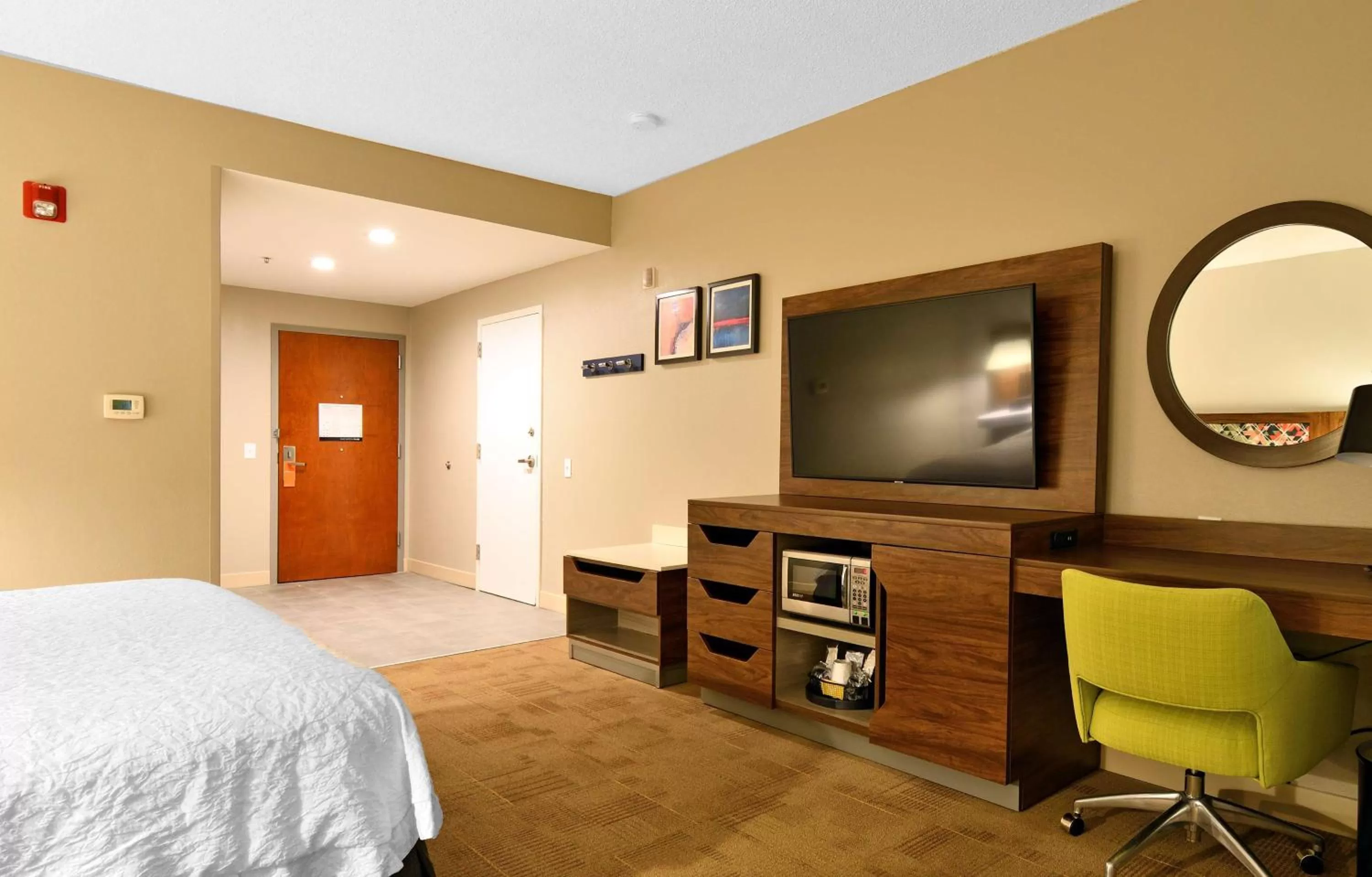 Bedroom, Bed in Hampton Inn Santee-I-95