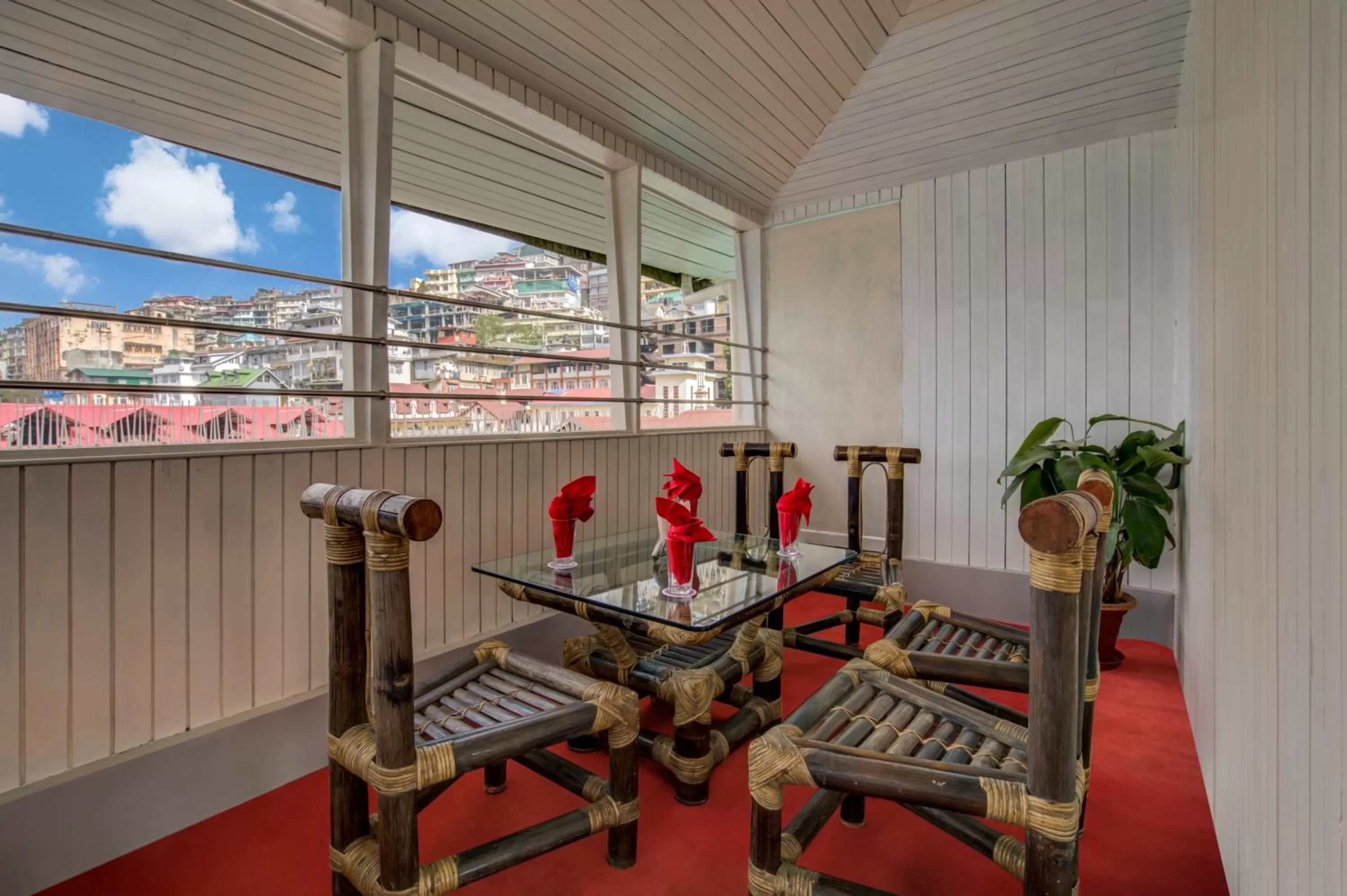 Communal lounge/ TV room in Mount Conifer Suites & Spa