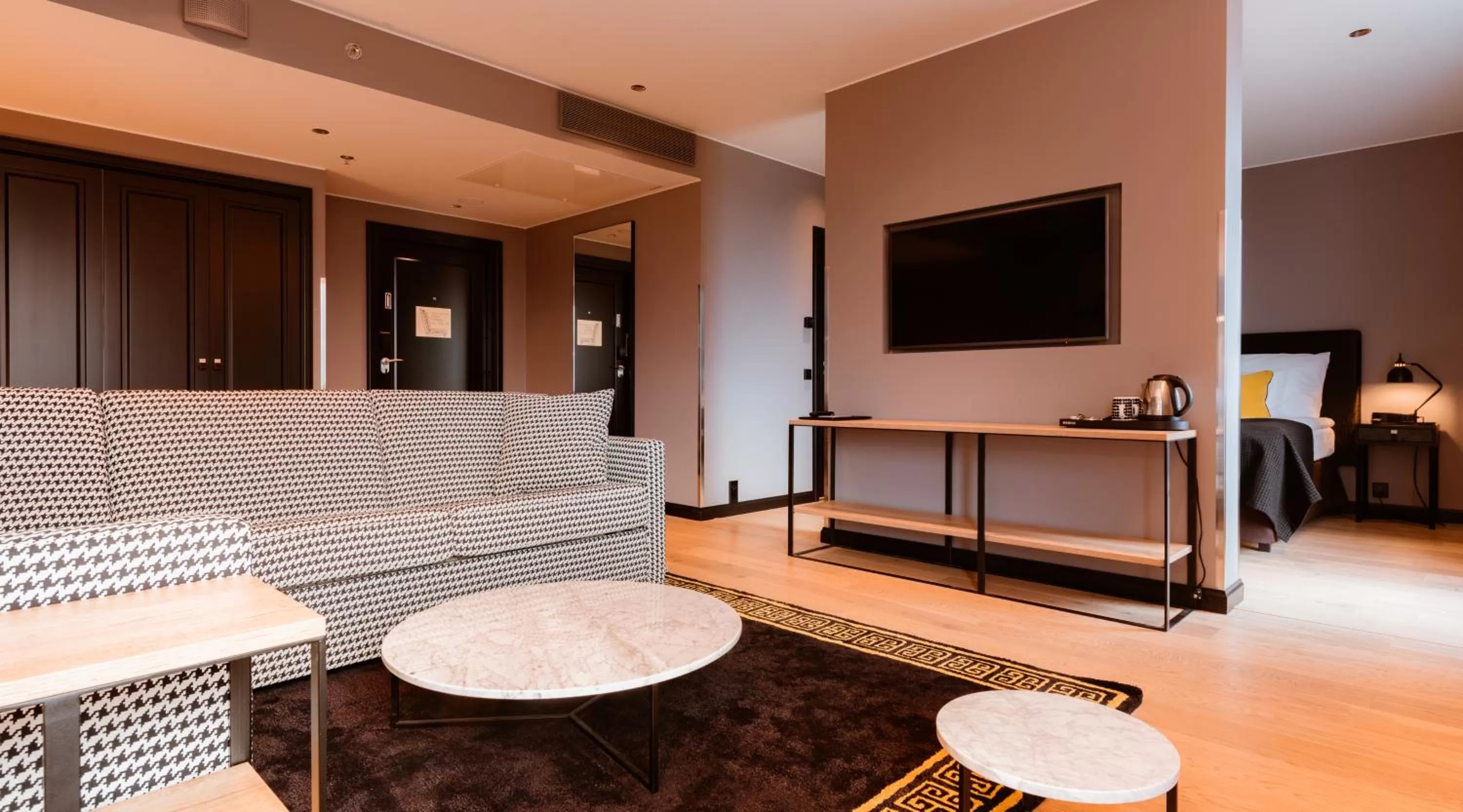 Seating area in Clarion Hotel Aviapolis