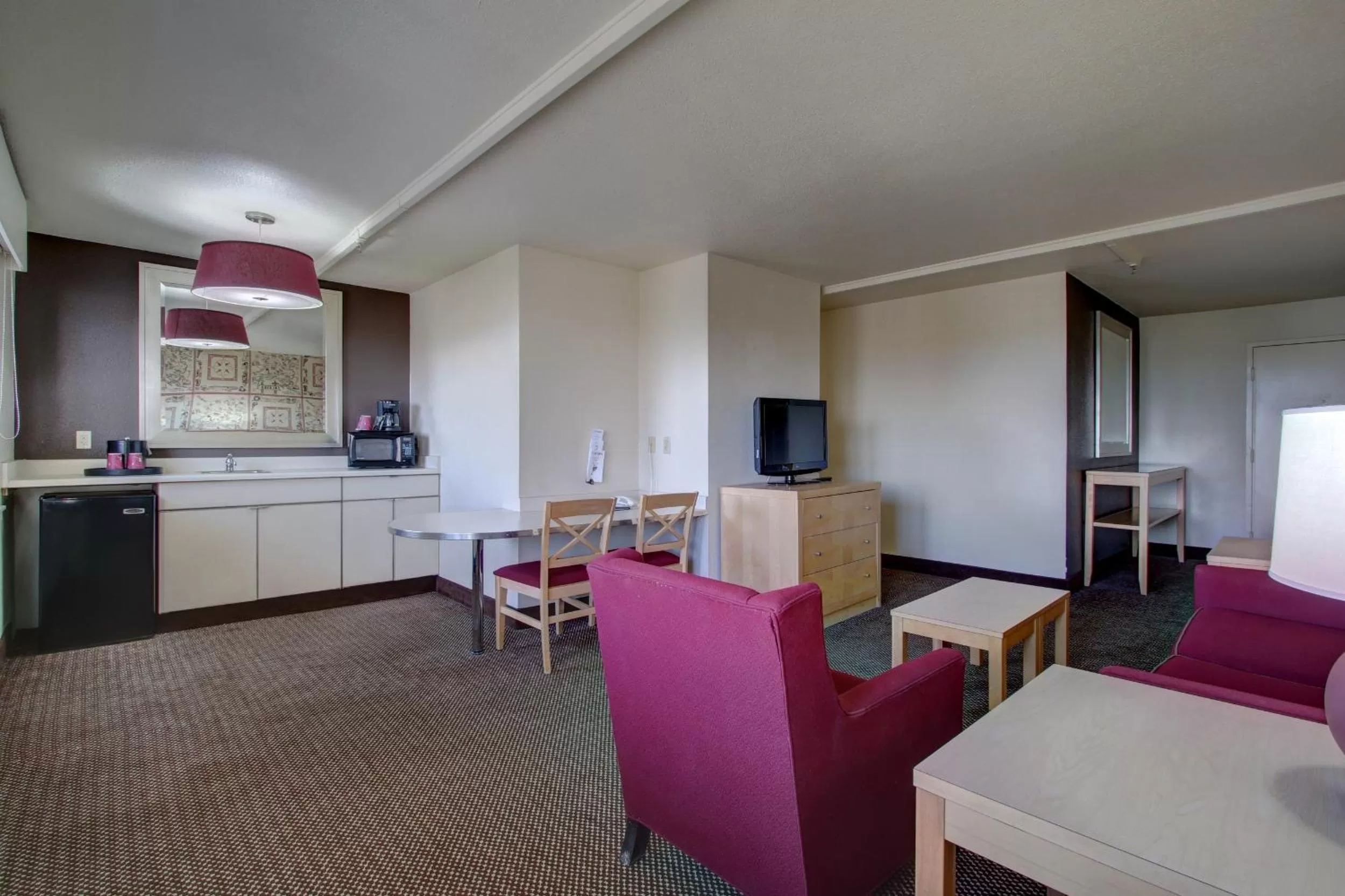 Seating Area in Inlet Tower Hotel & Suites