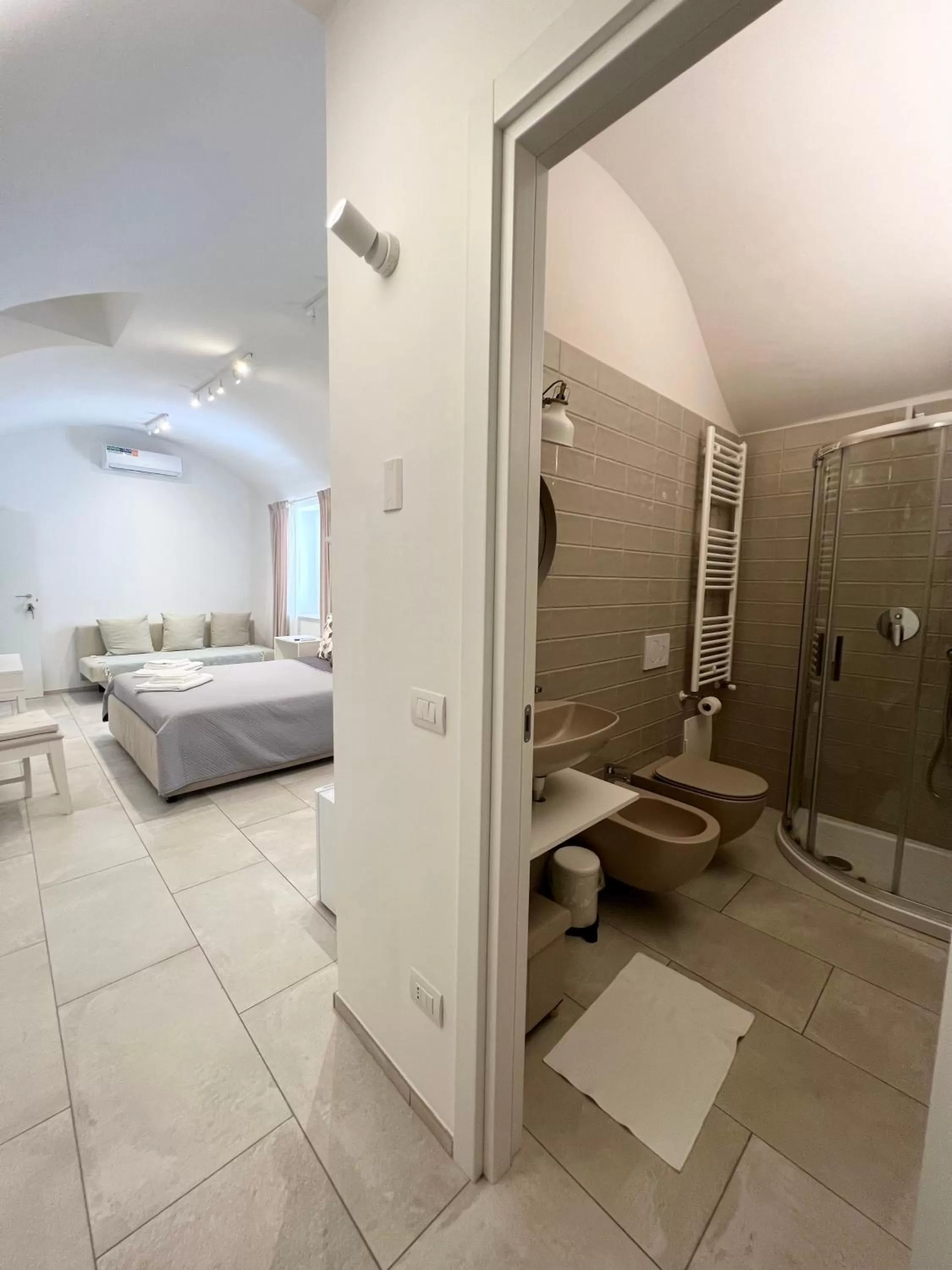 Bathroom, Bed in L Antico Forno Bari Centro Storico