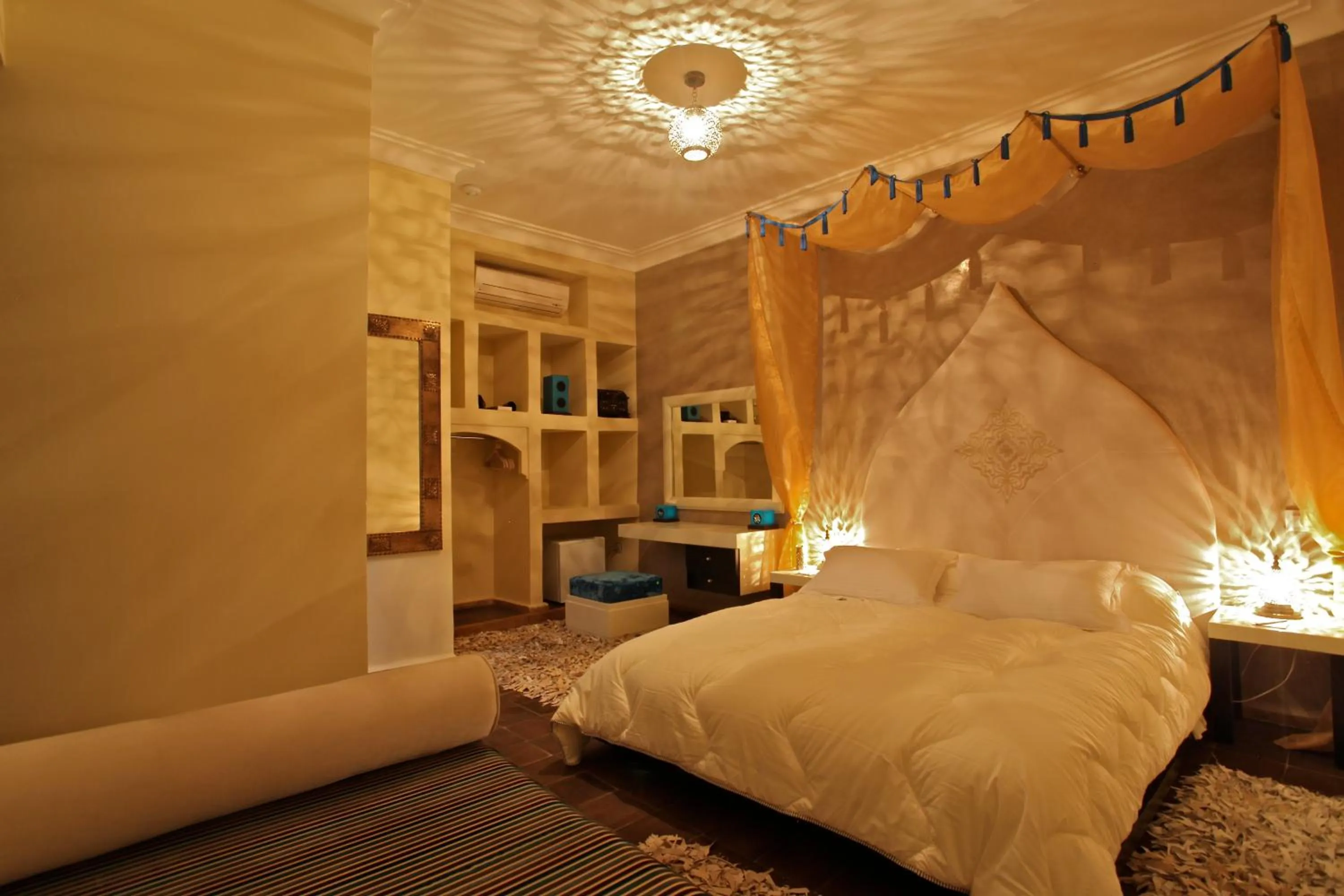 Bedroom, Bed in Ryad Amiran & Spa