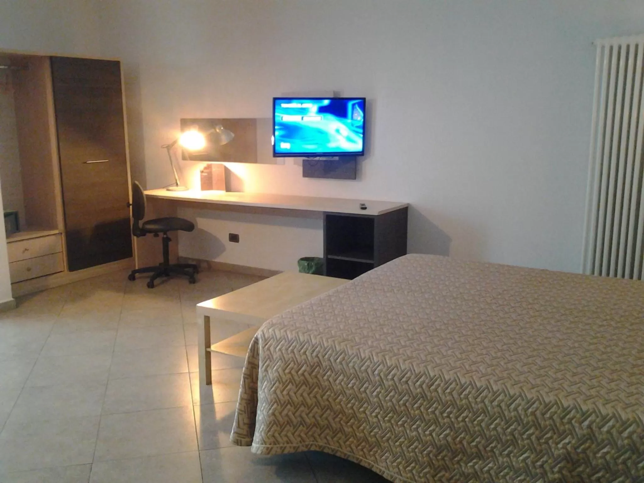 TV and multimedia in Hotel Lux