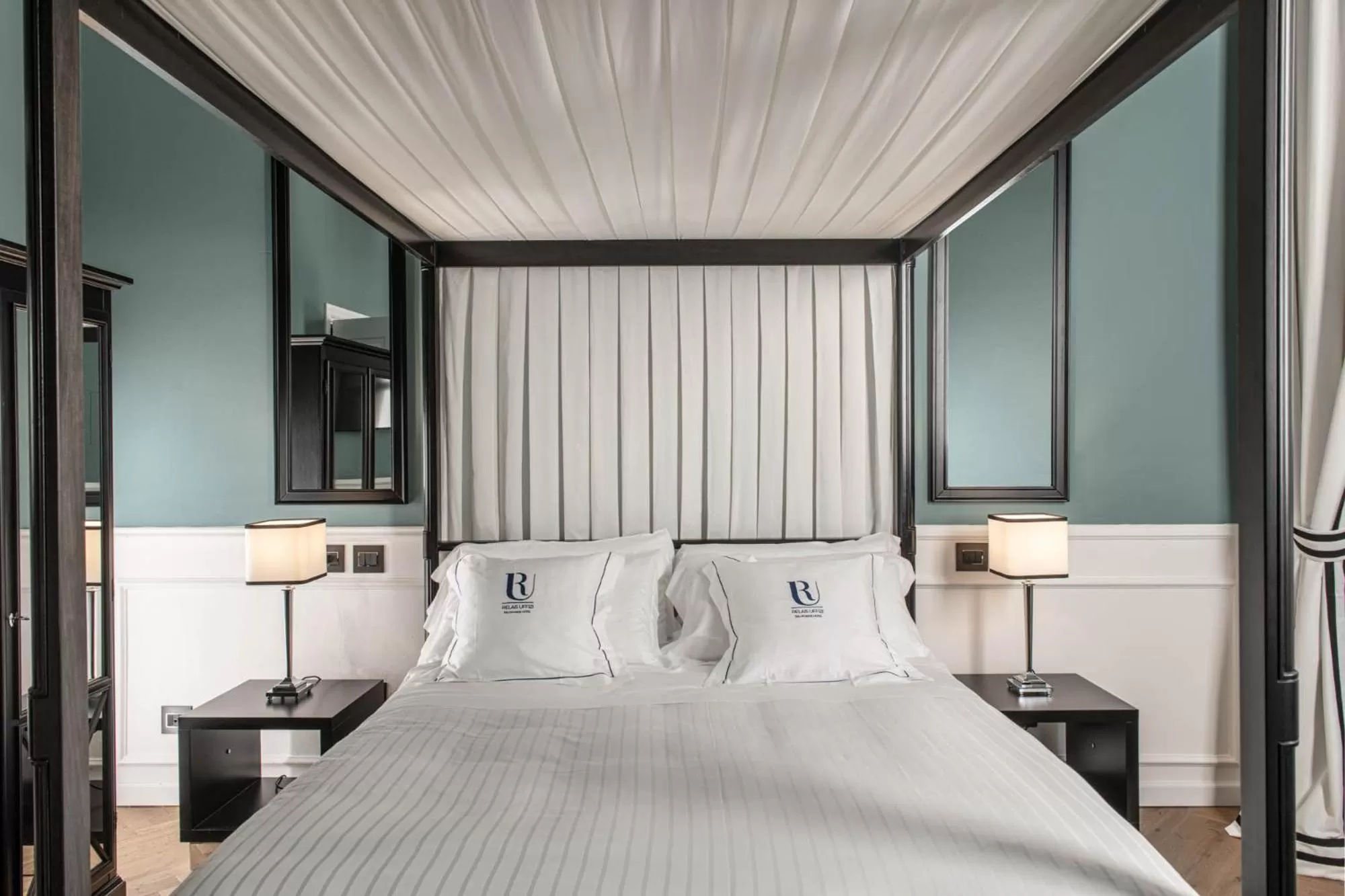 Bed in Relais Uffizi