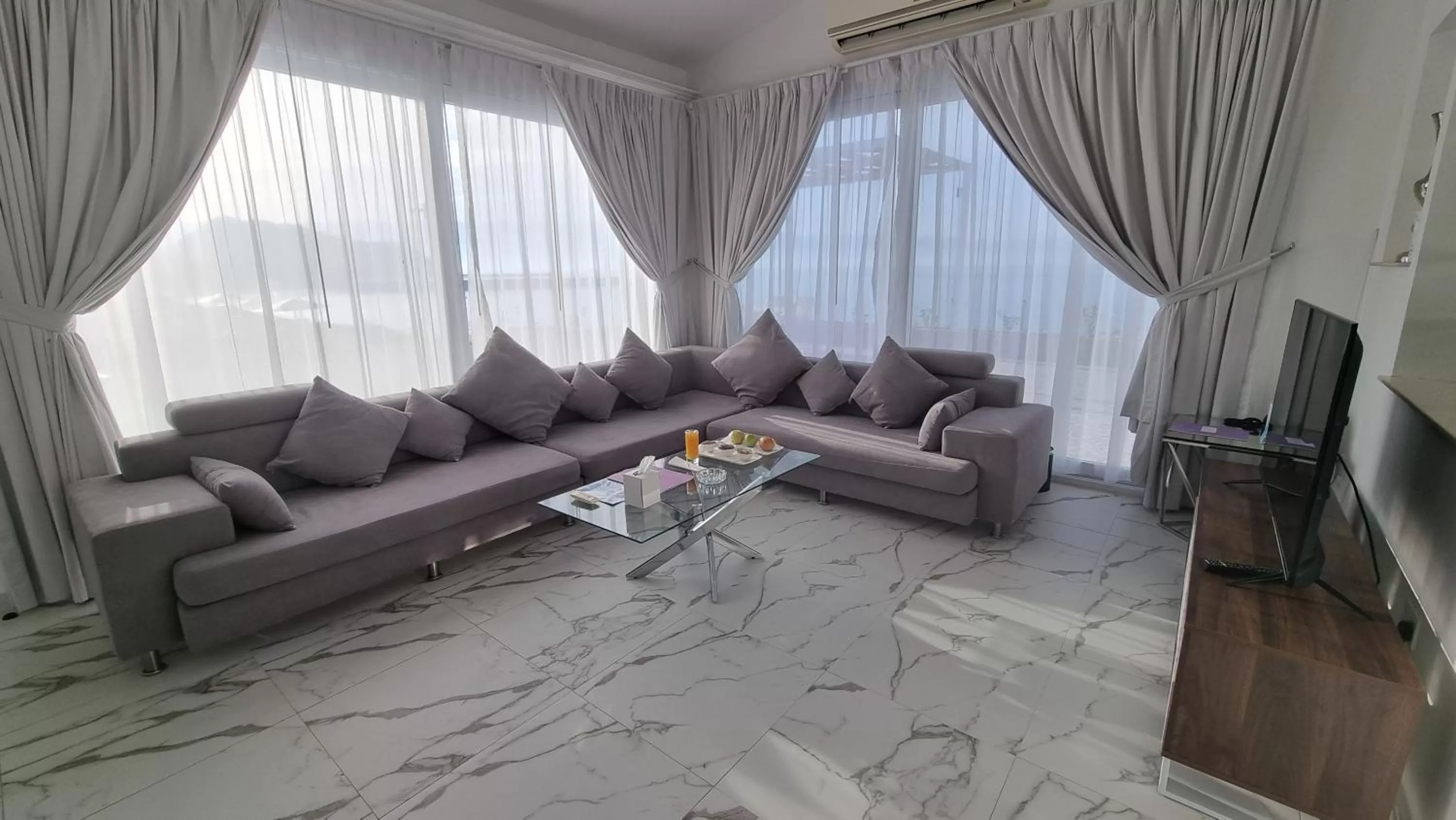 Living room in Holiday Beach Resort