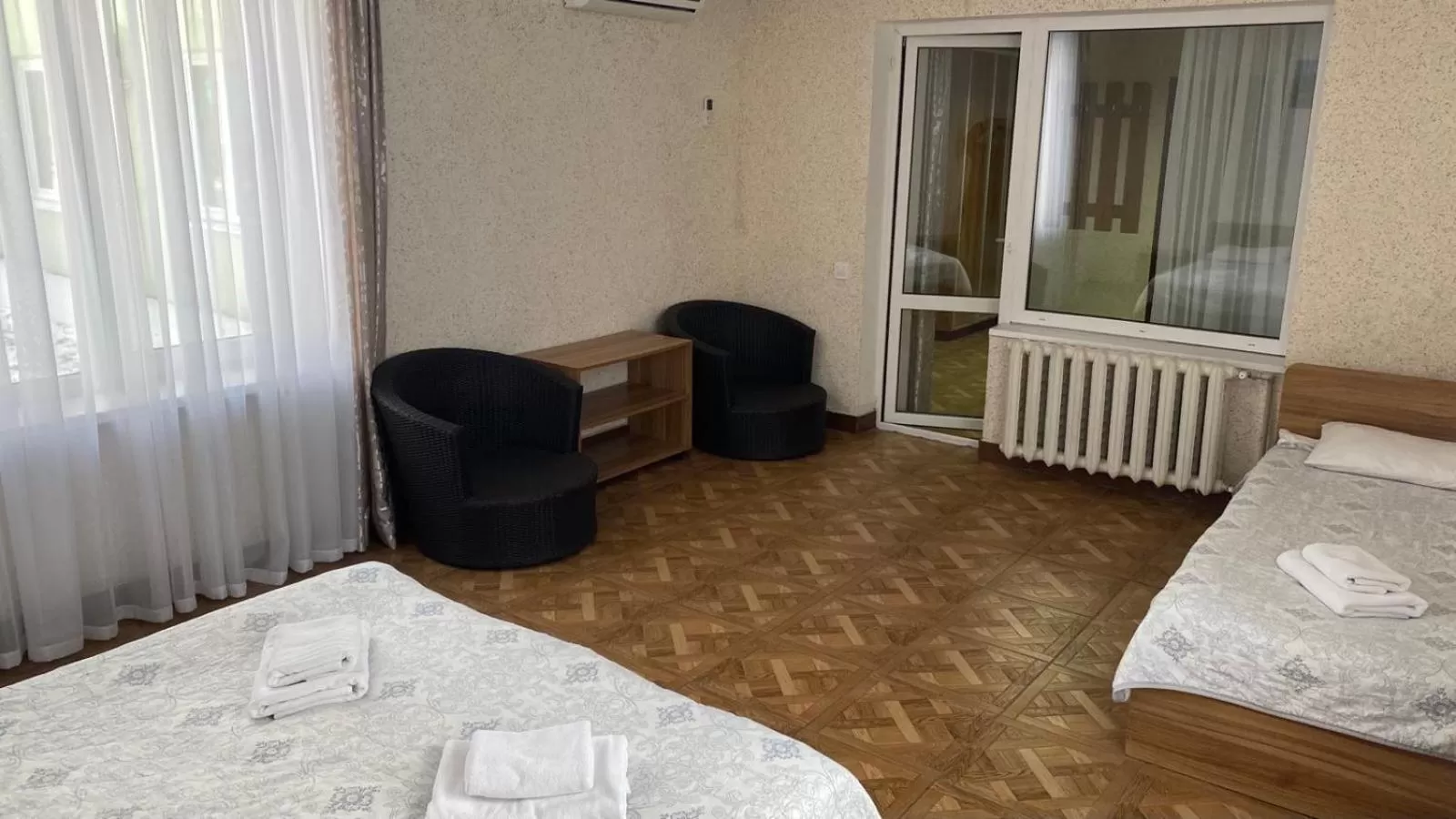 Photo of the whole room, Seating Area in Zelenyi Kampus