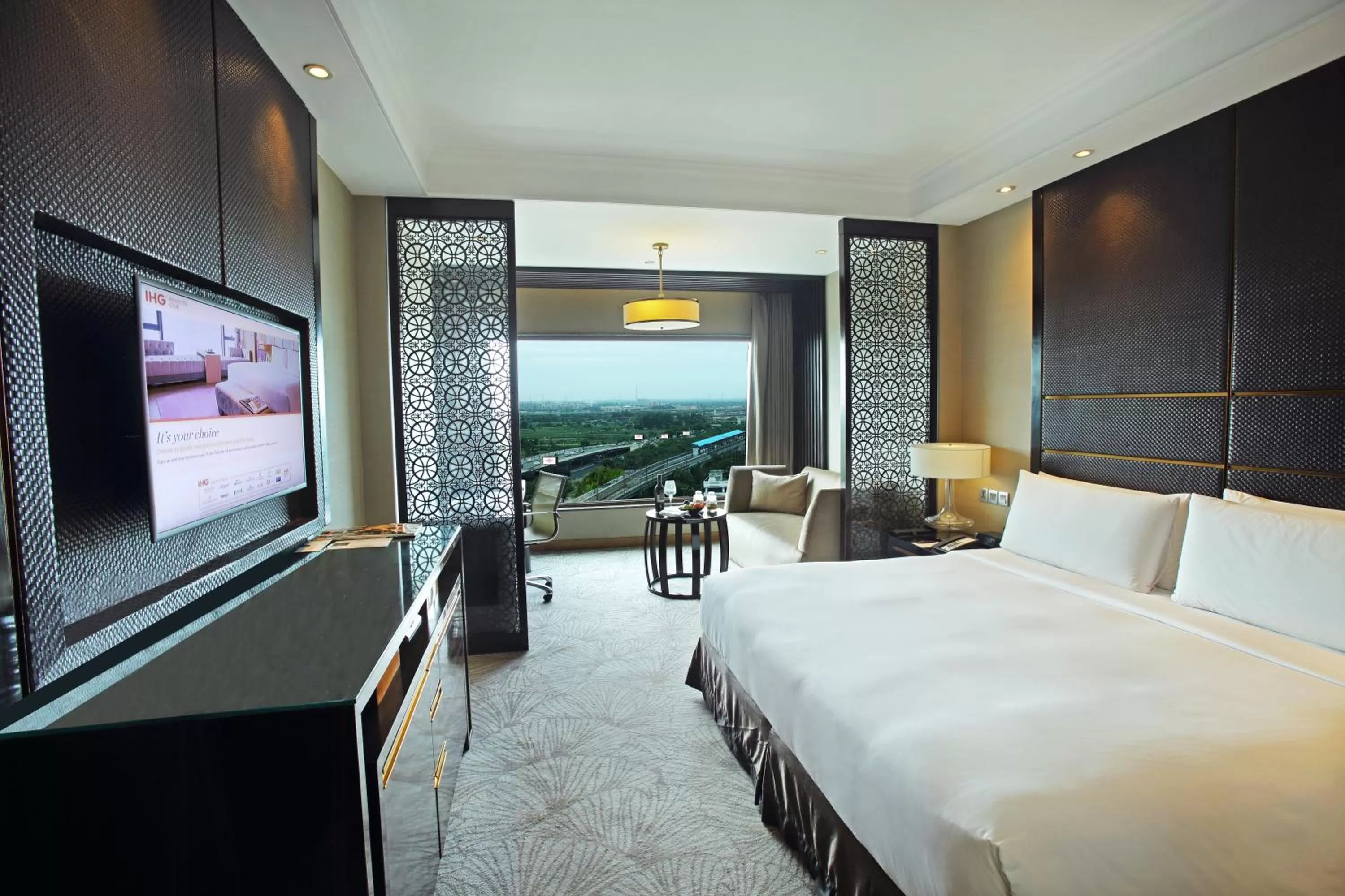 TV and multimedia, Bed in Crowne Plaza New Delhi Mayur Vihar Noida by IHG