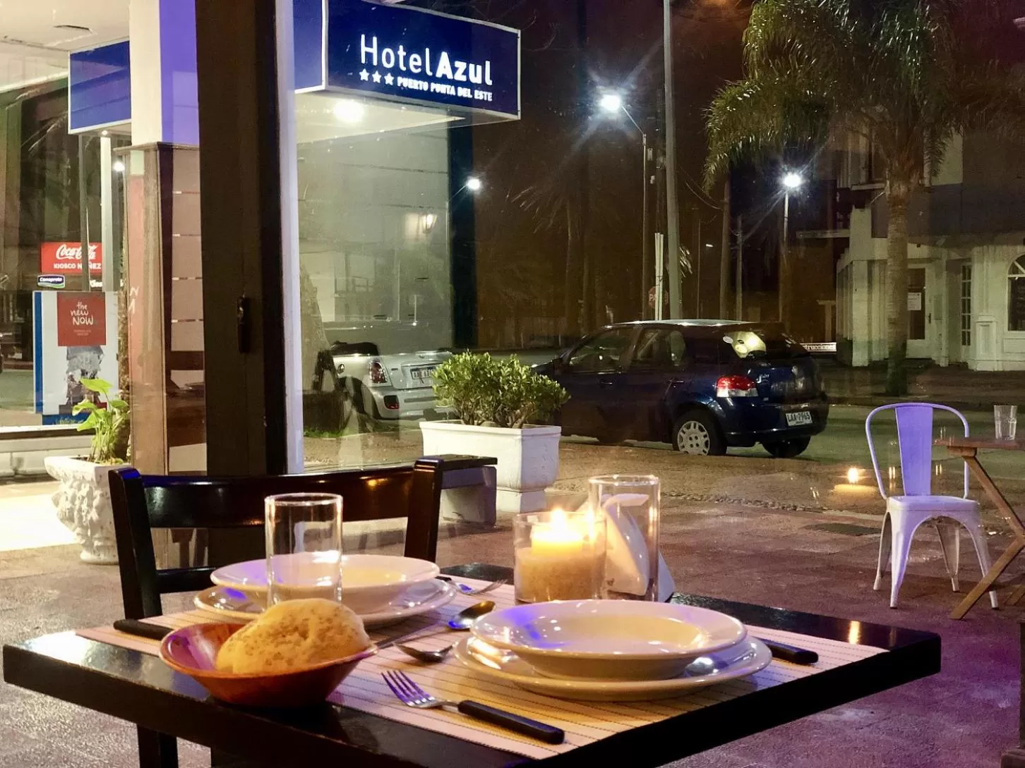 Restaurant/places to eat in Hotel Azul by MH