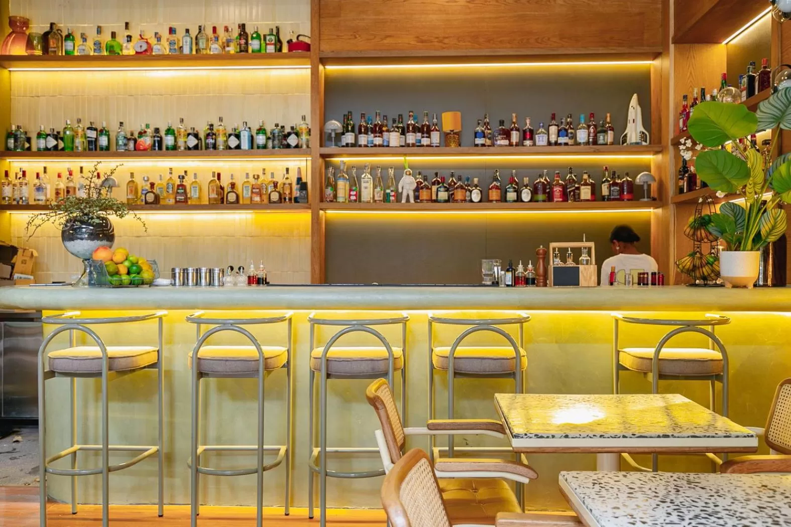 Restaurant/places to eat in Landmark Hotel