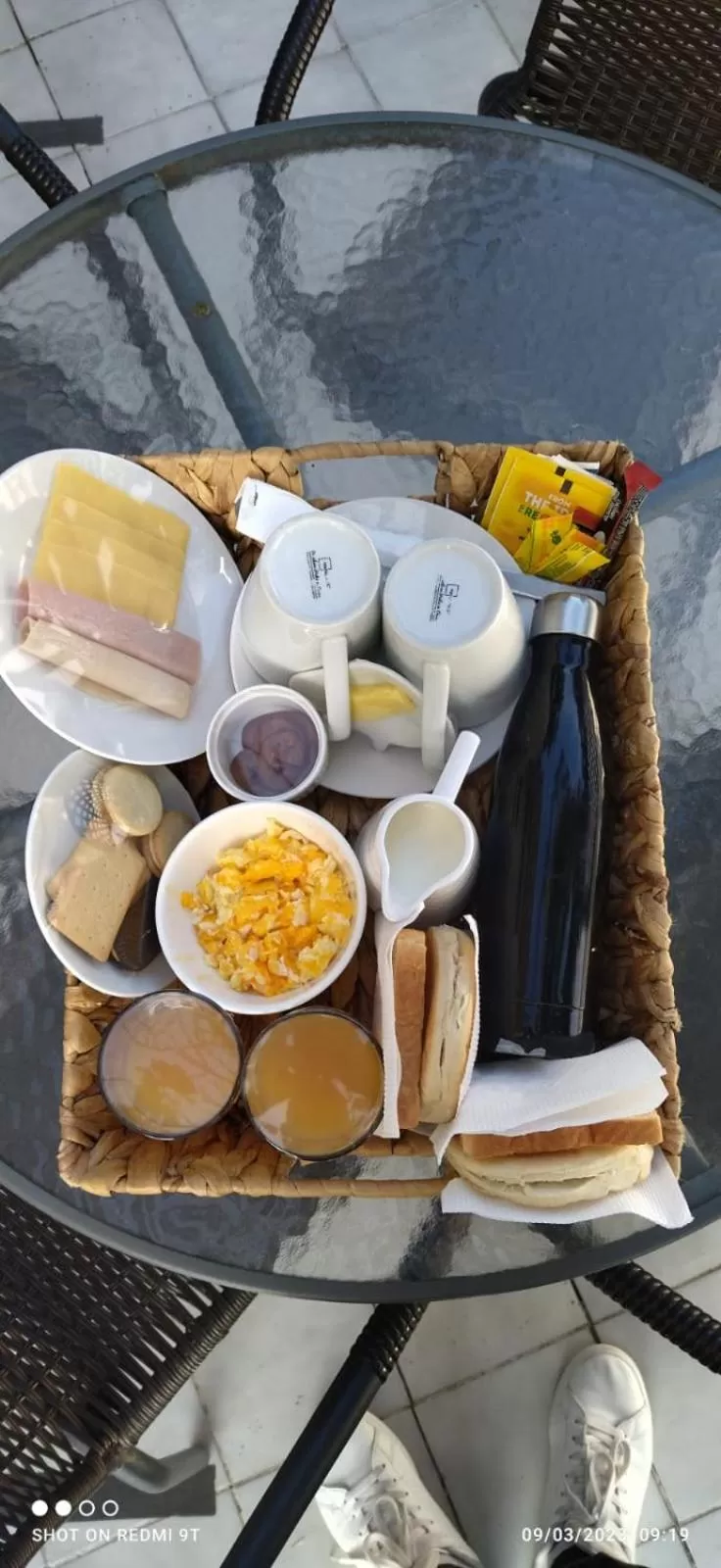 Breakfast in Hotel 251