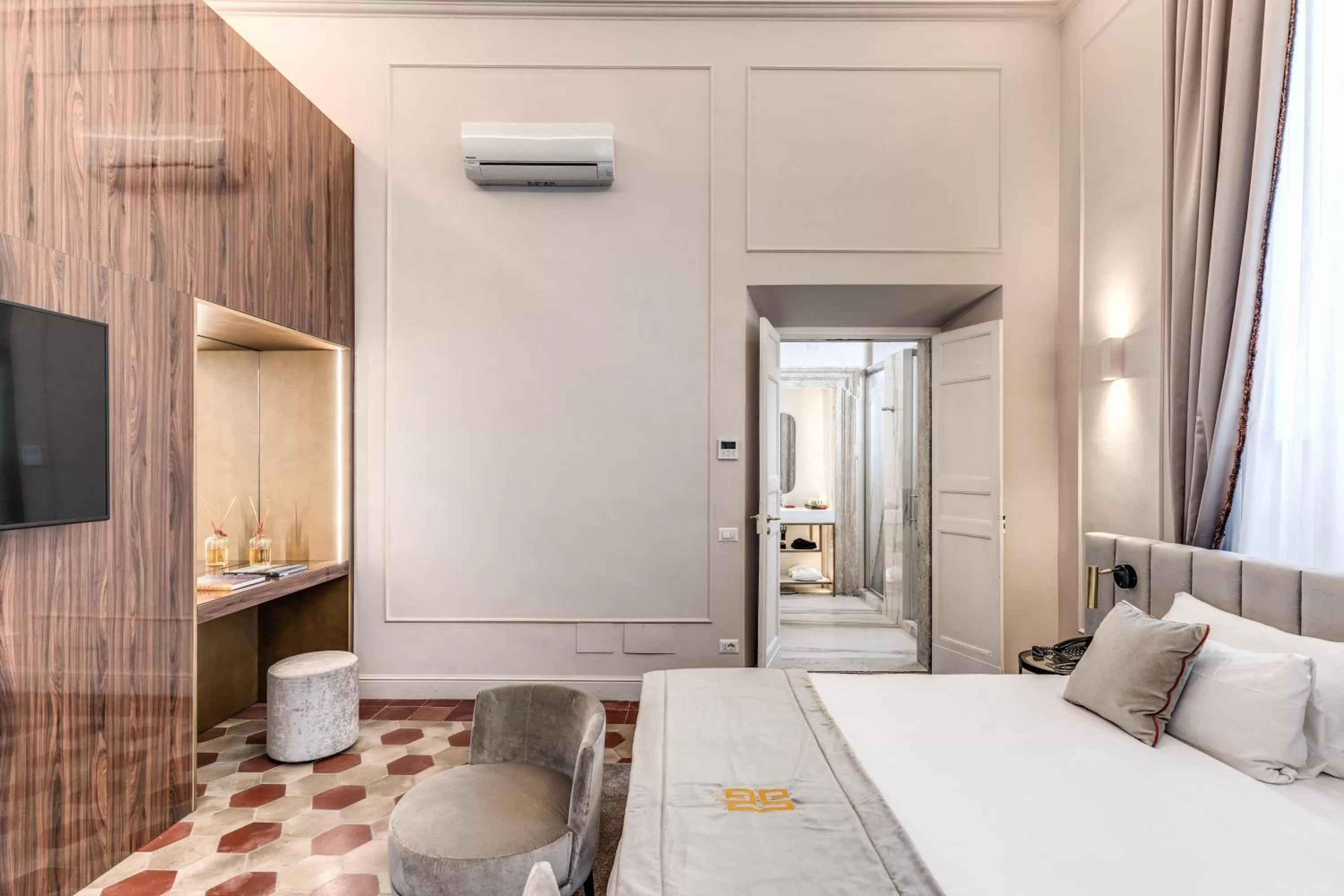 Bedroom, Bed in Eitch Borromini Palazzo Pamphilj