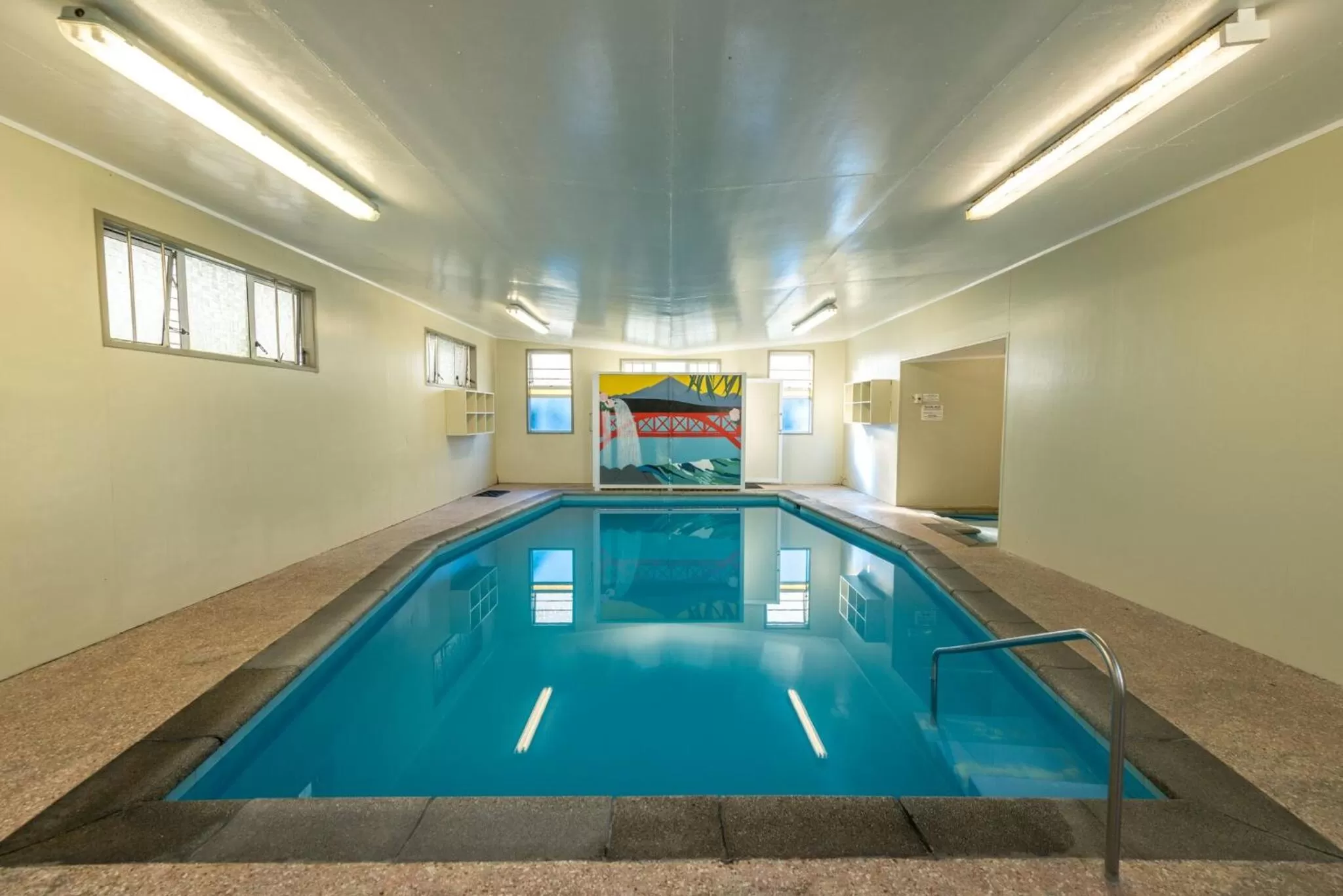 Swimming pool in Amber Court Motel