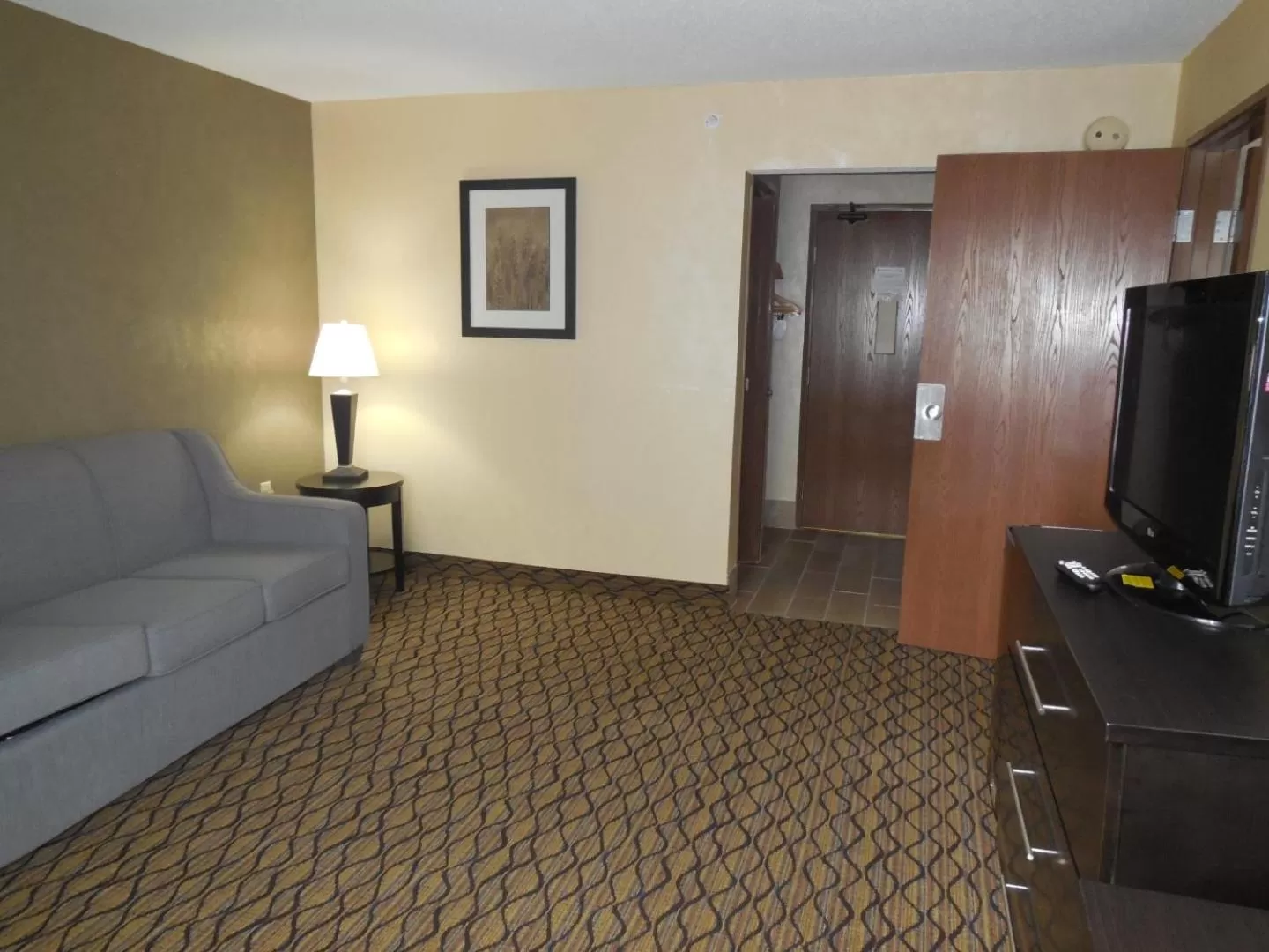 Seating area in Baymont by Wyndham Bridgeport/Frankenmuth