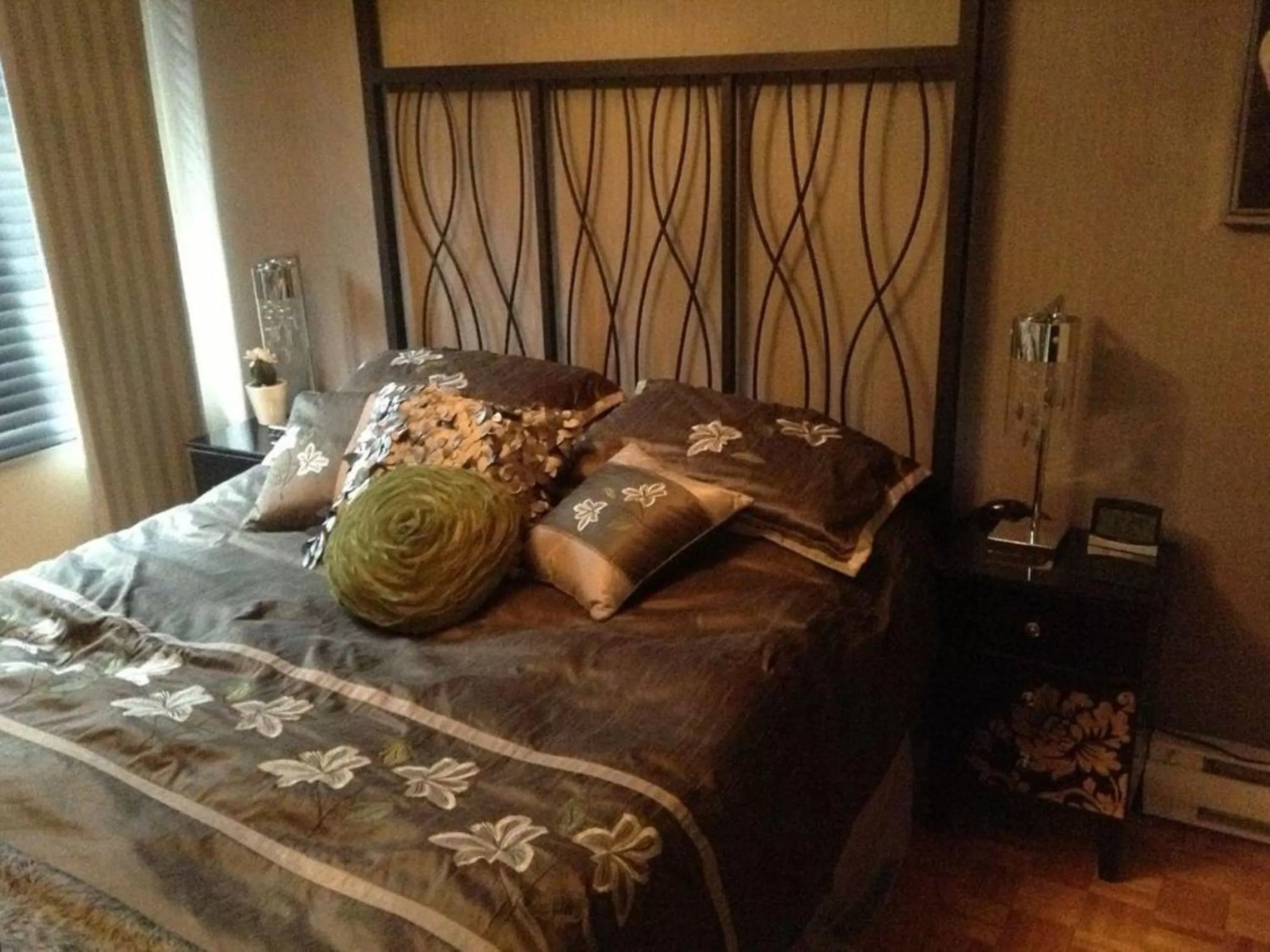 Bed in Maison Parc Delormier