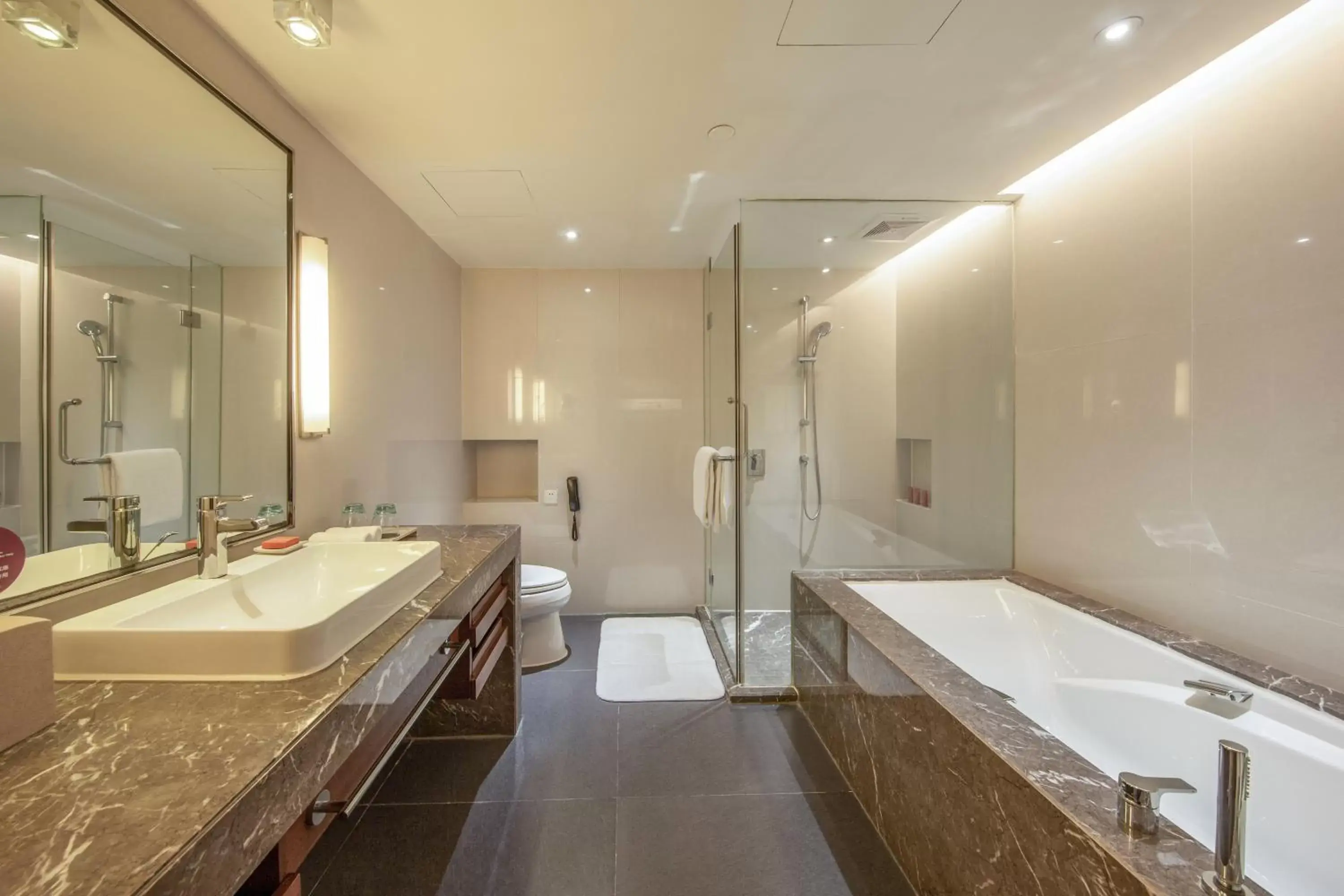 Two-Bedroom Suite in Crowne Plaza Guangzhou City Centre by IHG Two-Bedroom Suite in Crowne Plaza Guangzhou City Centre by IHG
