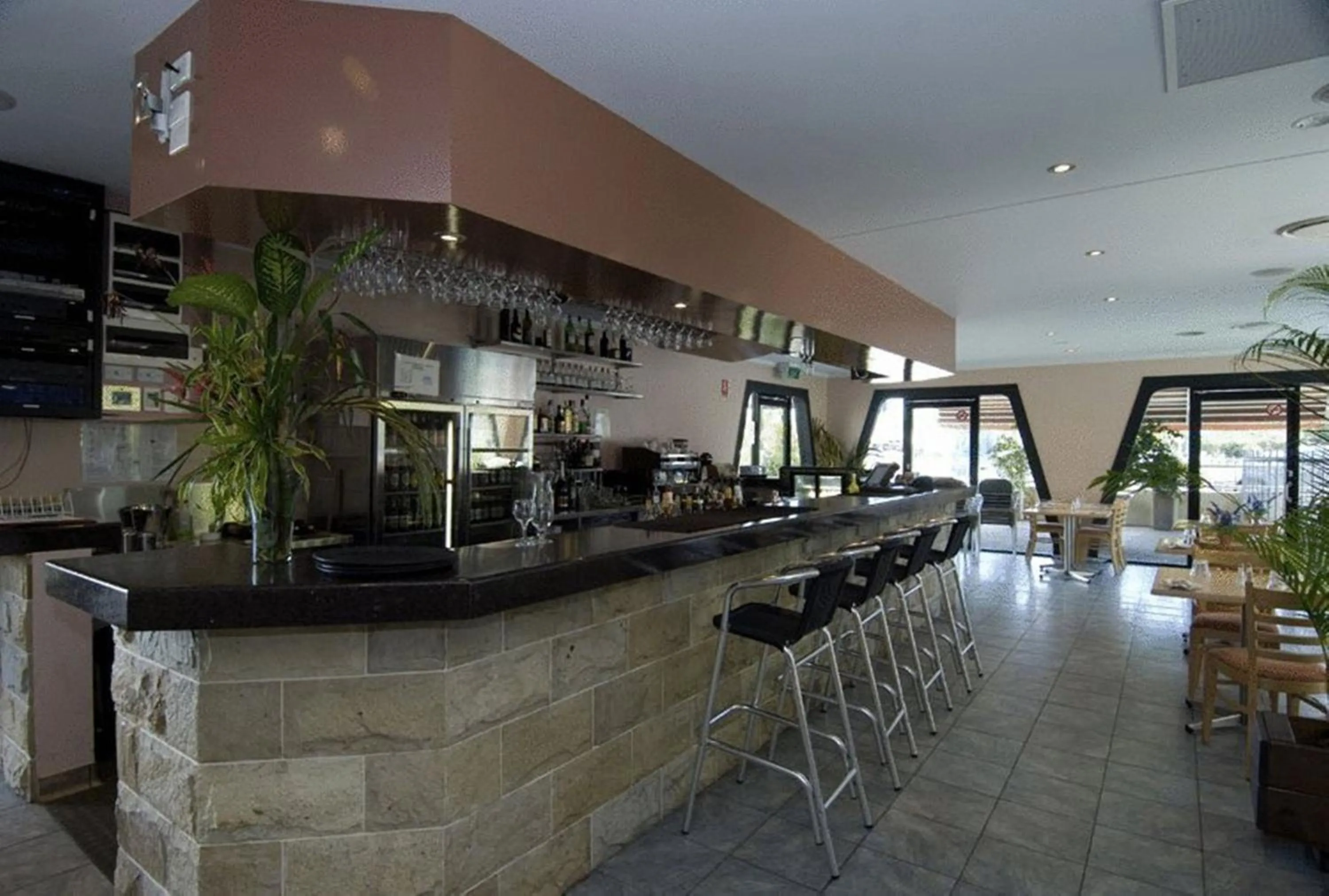 Restaurant/places to eat in Aspect Central