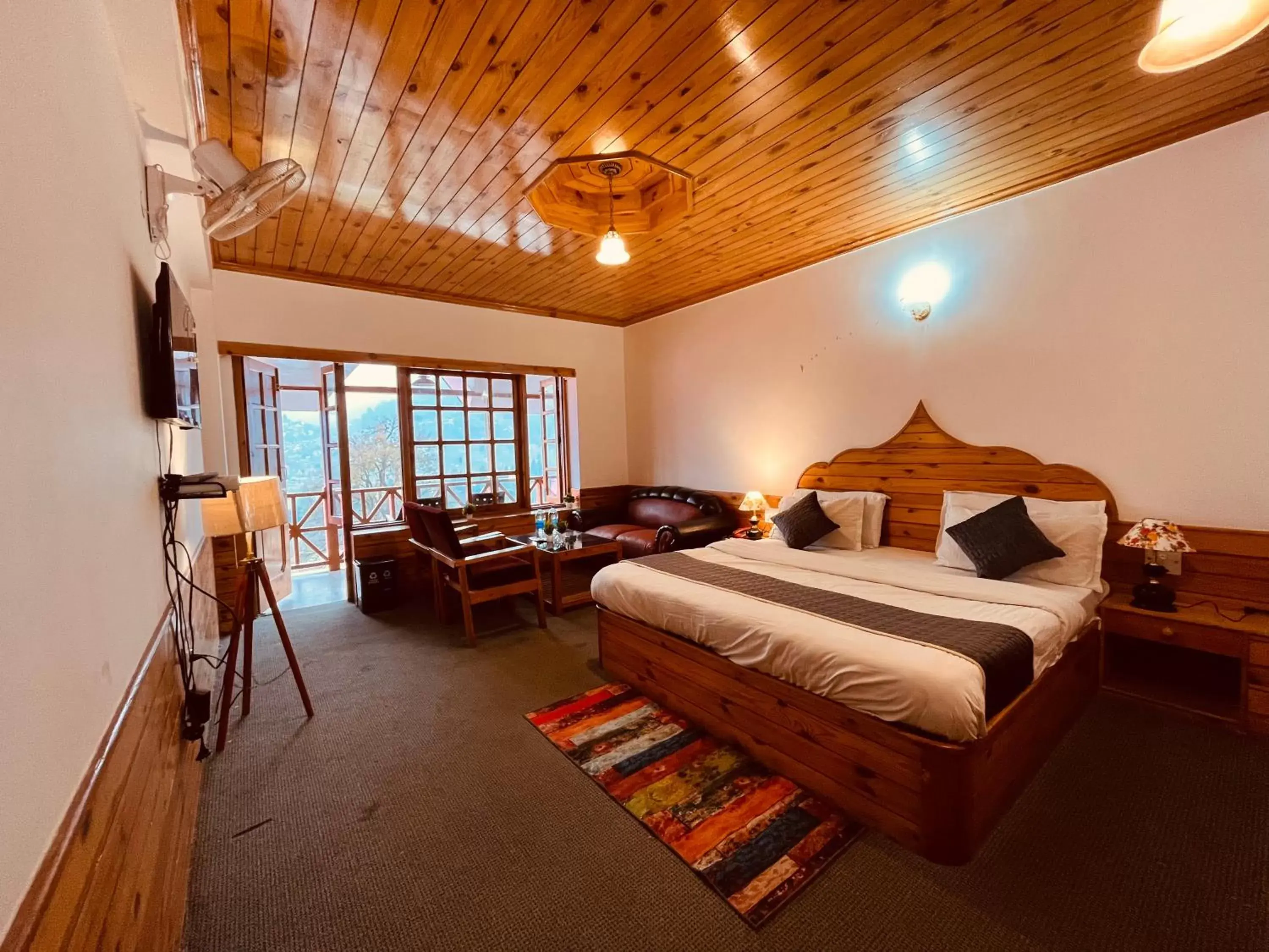 Deluxe Room in Sana cottage - Affordable Luxury Stay in Manali Deluxe Room in Sana cottage - Affordable Luxury Stay in Manali