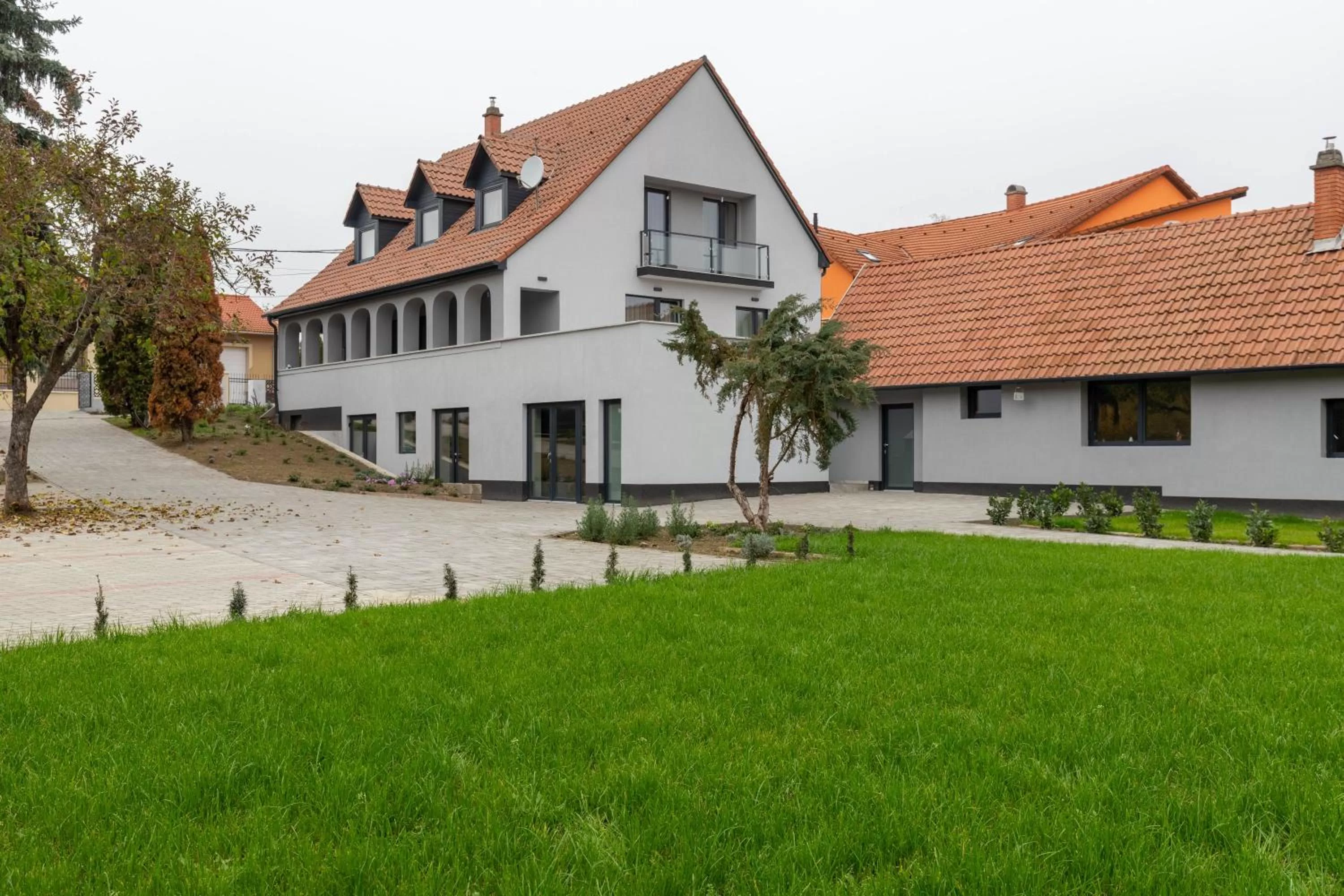 Property Building in Villa Bérc