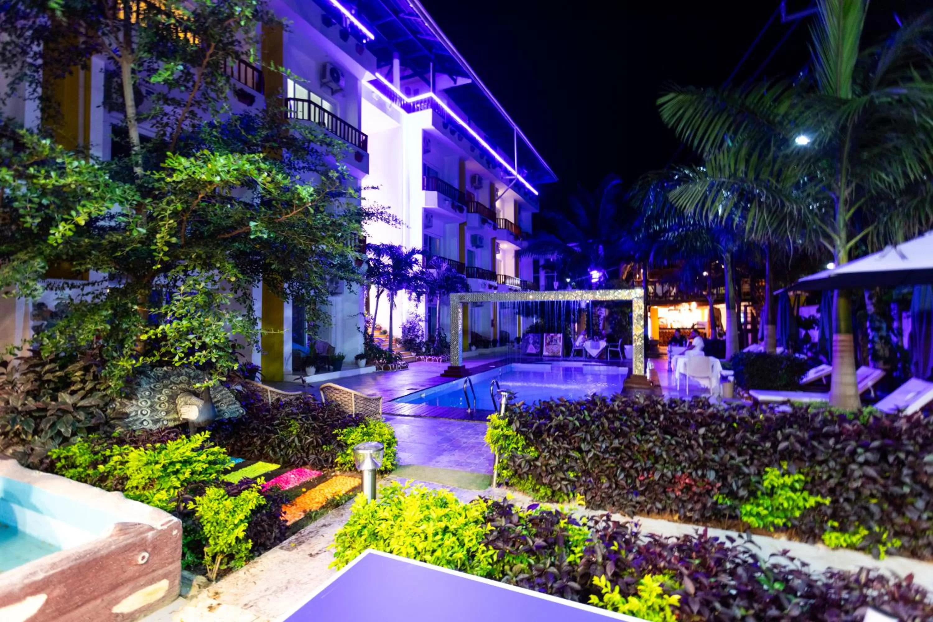 Property building, Swimming Pool in Canary Nungwi Hotel & Free SPA