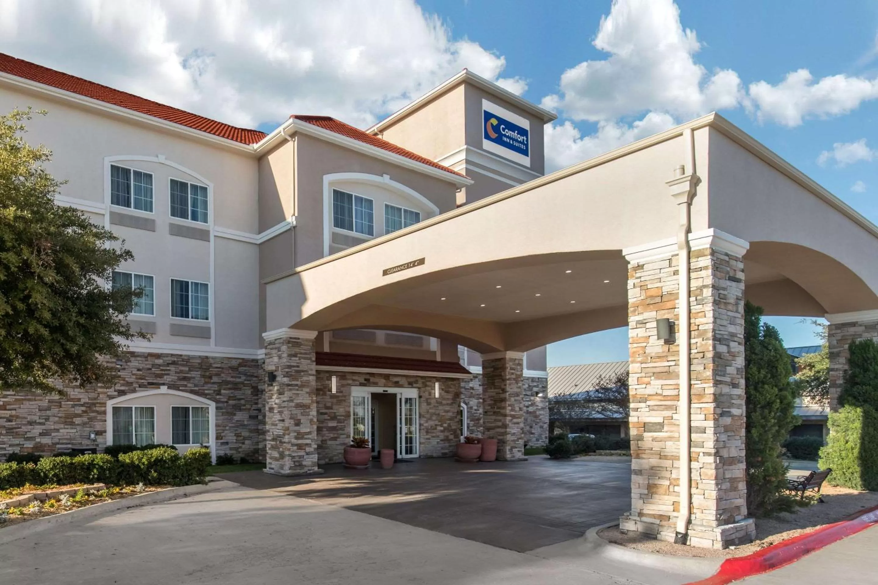 Property building in Comfort Inn & Suites Cedar Hill Duncanville