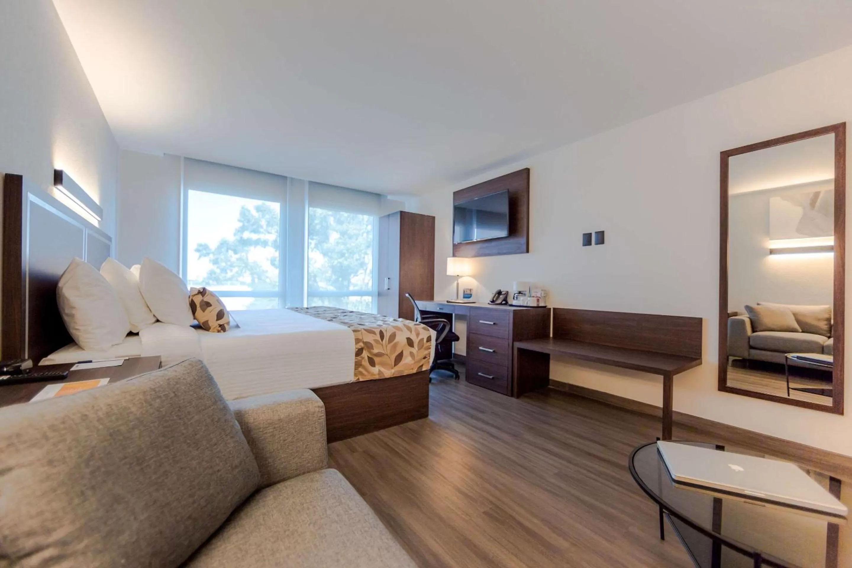 Photo of the whole room, Bed in Sleep Inn Guadalajara Galerias