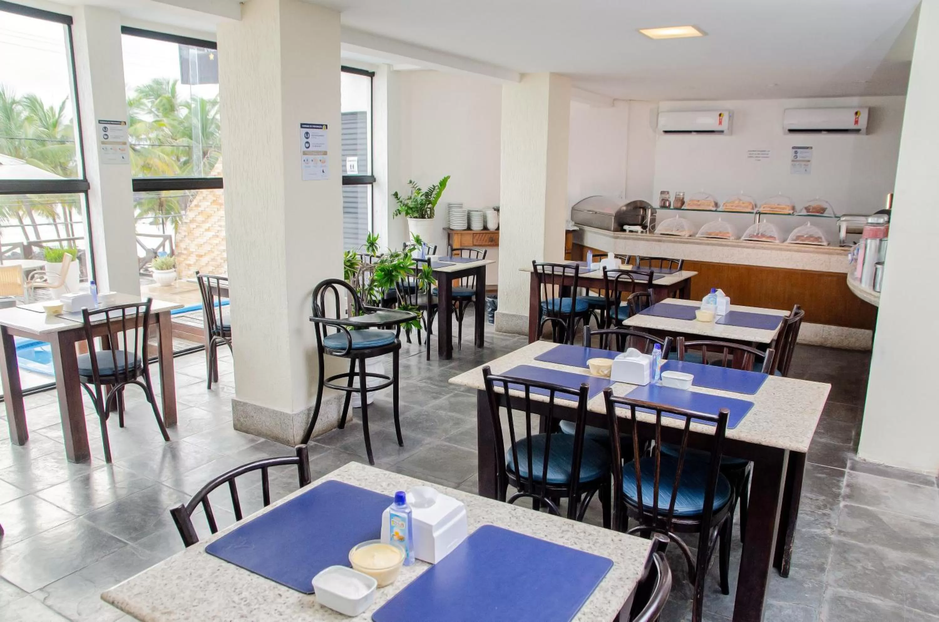 Restaurant/places to eat in La Belle Beach Hotel