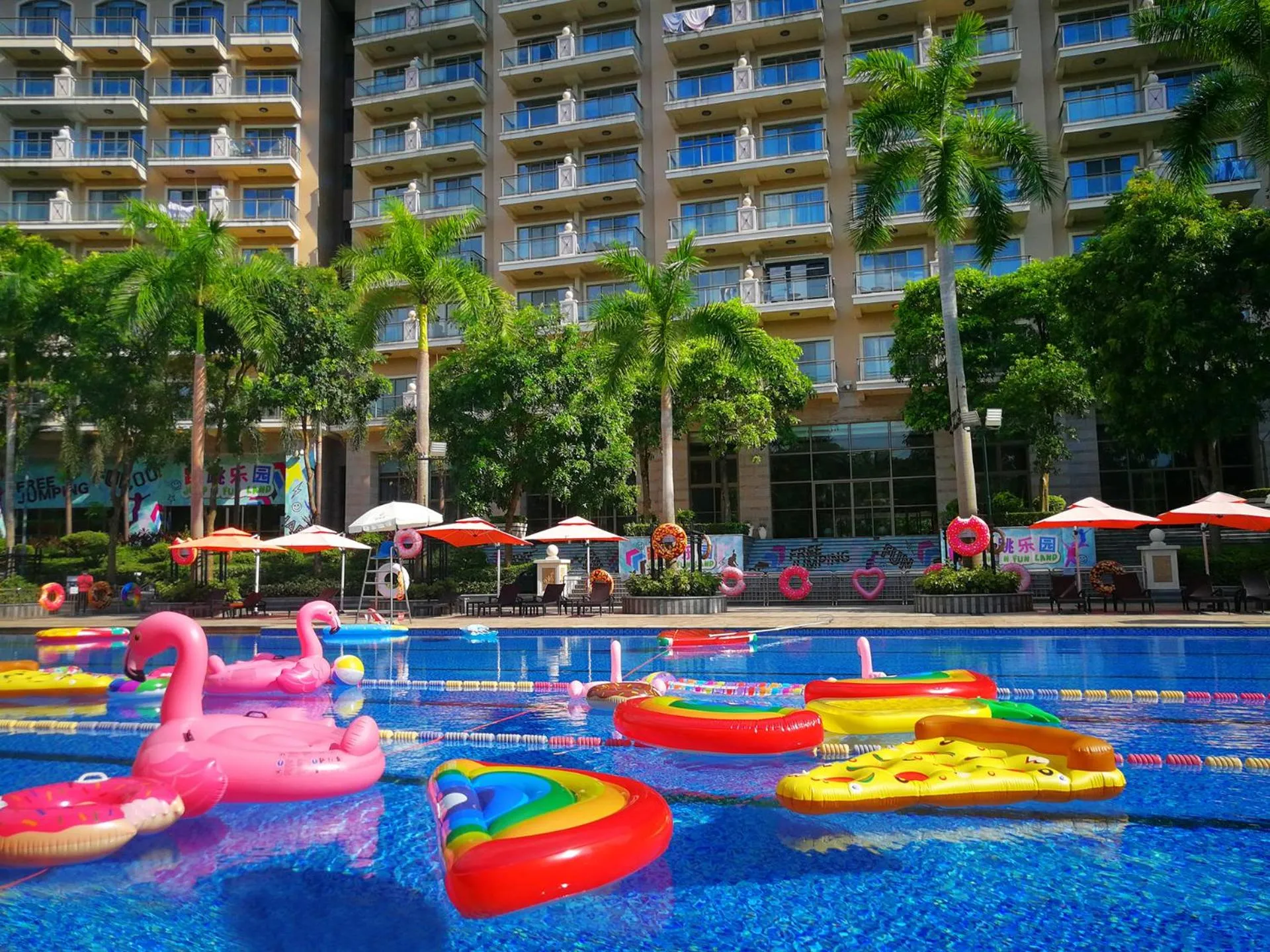 Swimming pool in Mission Hills Hotel Resorts Dongguan