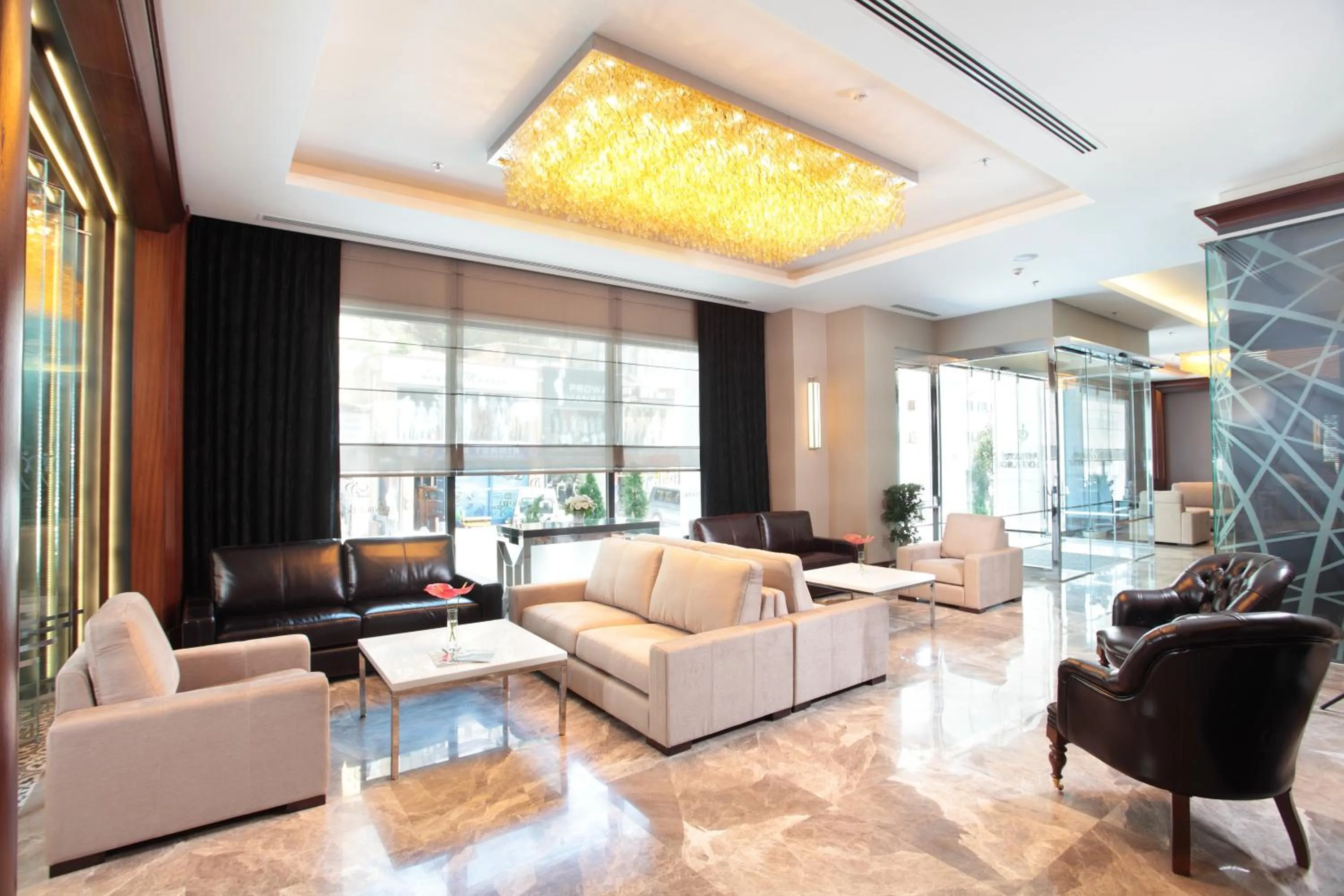 Lounge or bar in Istanbul Dora Hotel