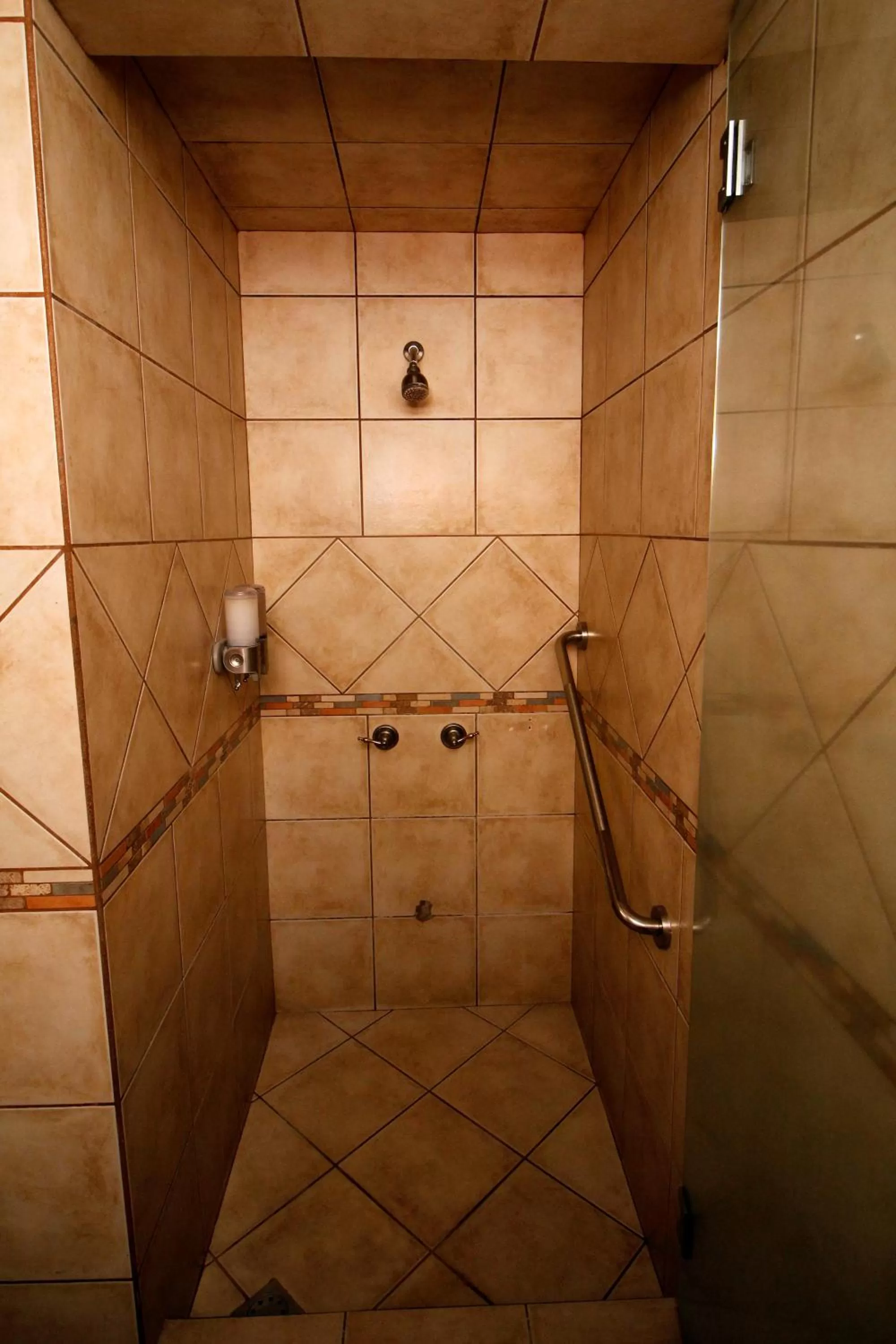 Bathroom in La Riviera Hotel