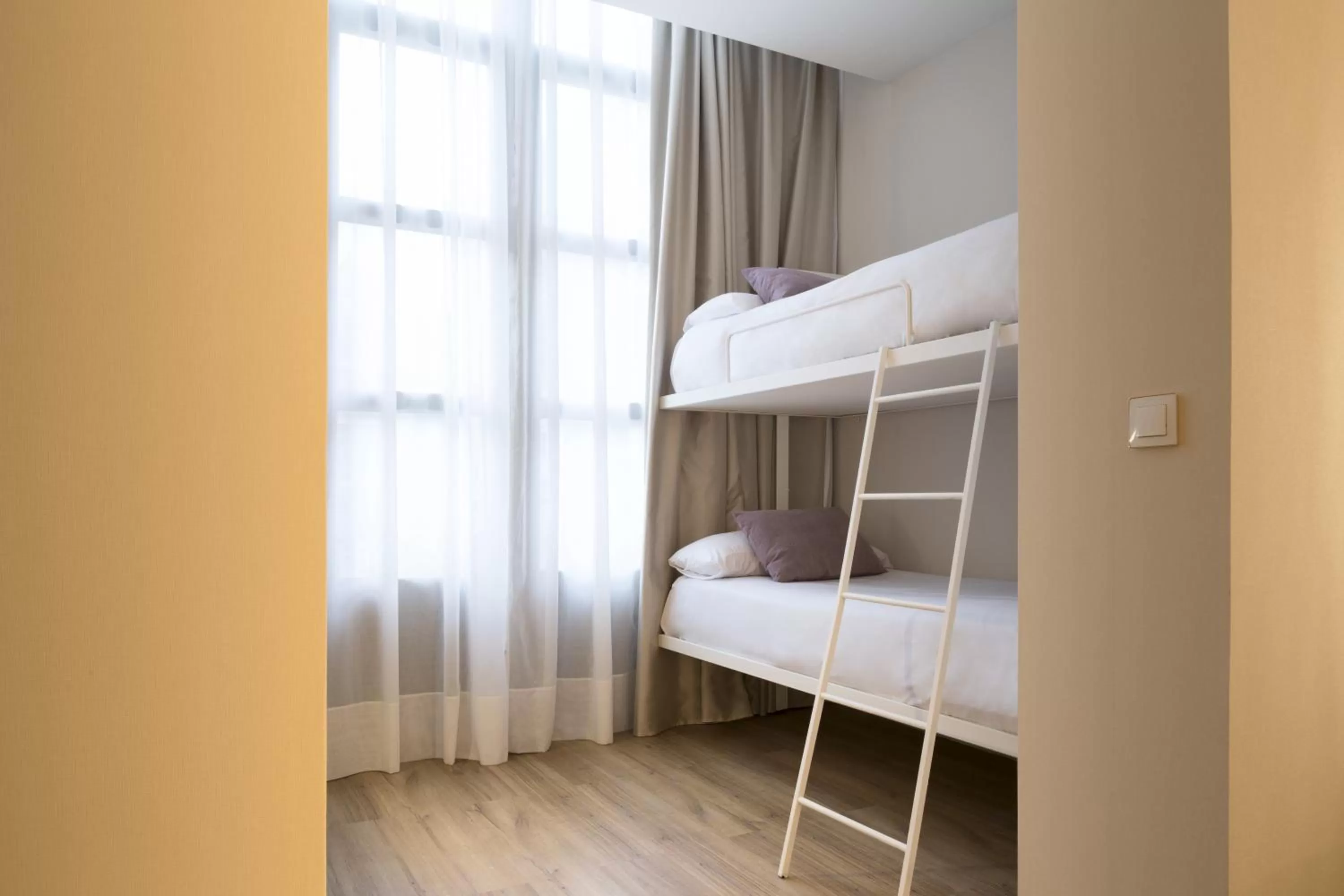 bunk bed, Bed in ICON Bcn