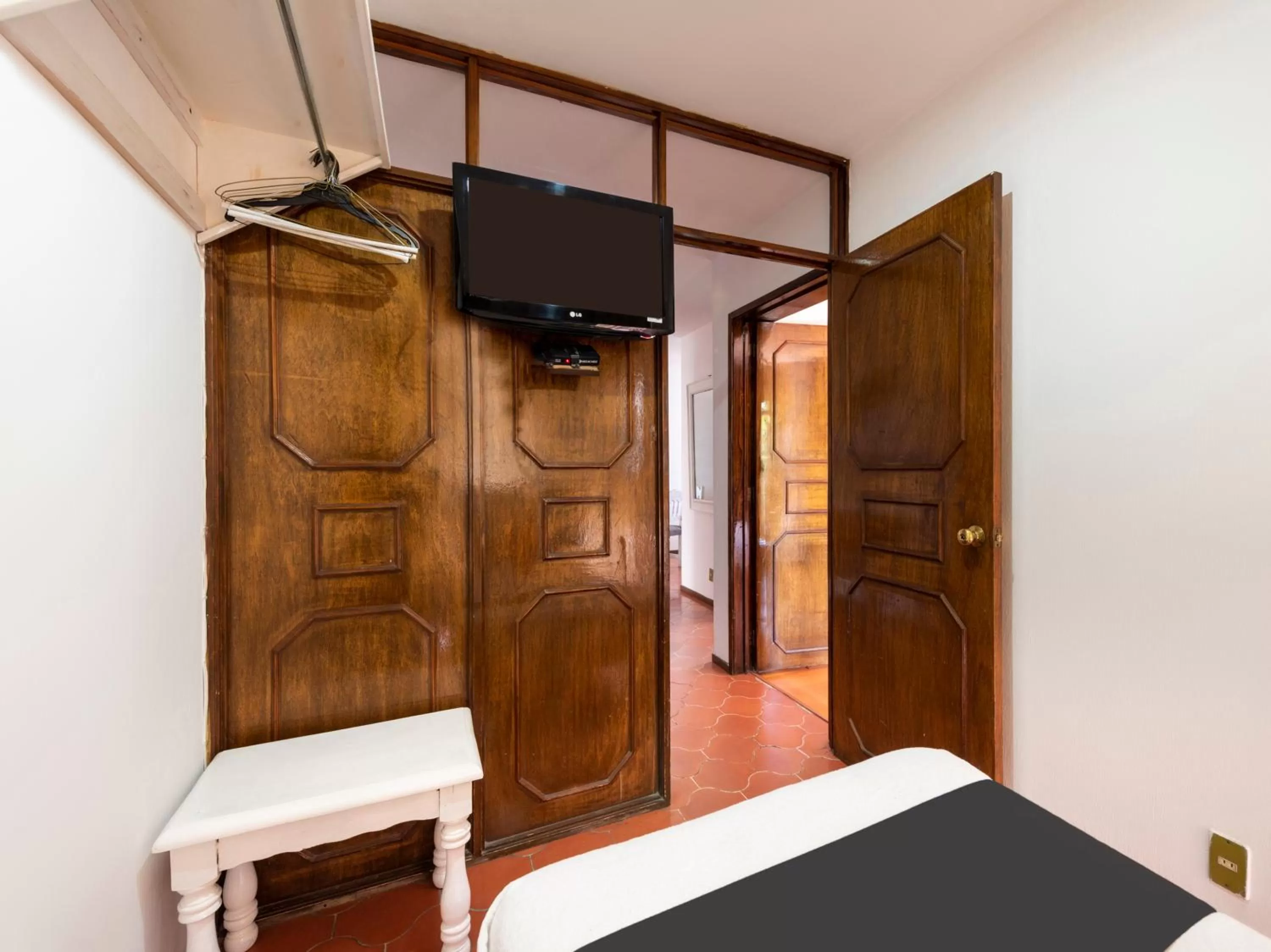 Other, Bed in Suites Internacional