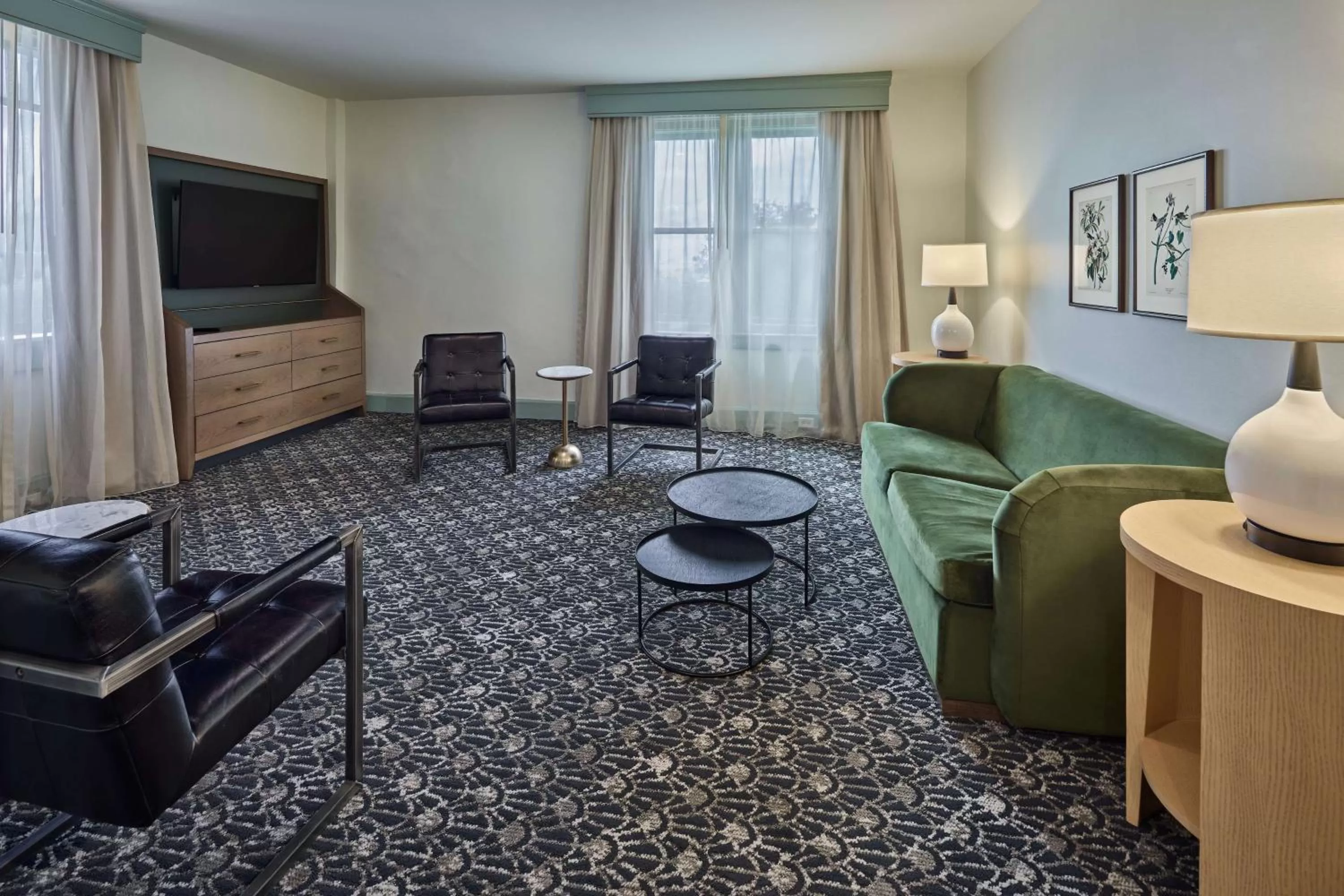 Living room in The Partridge Inn Augusta, Curio Collection by Hilton