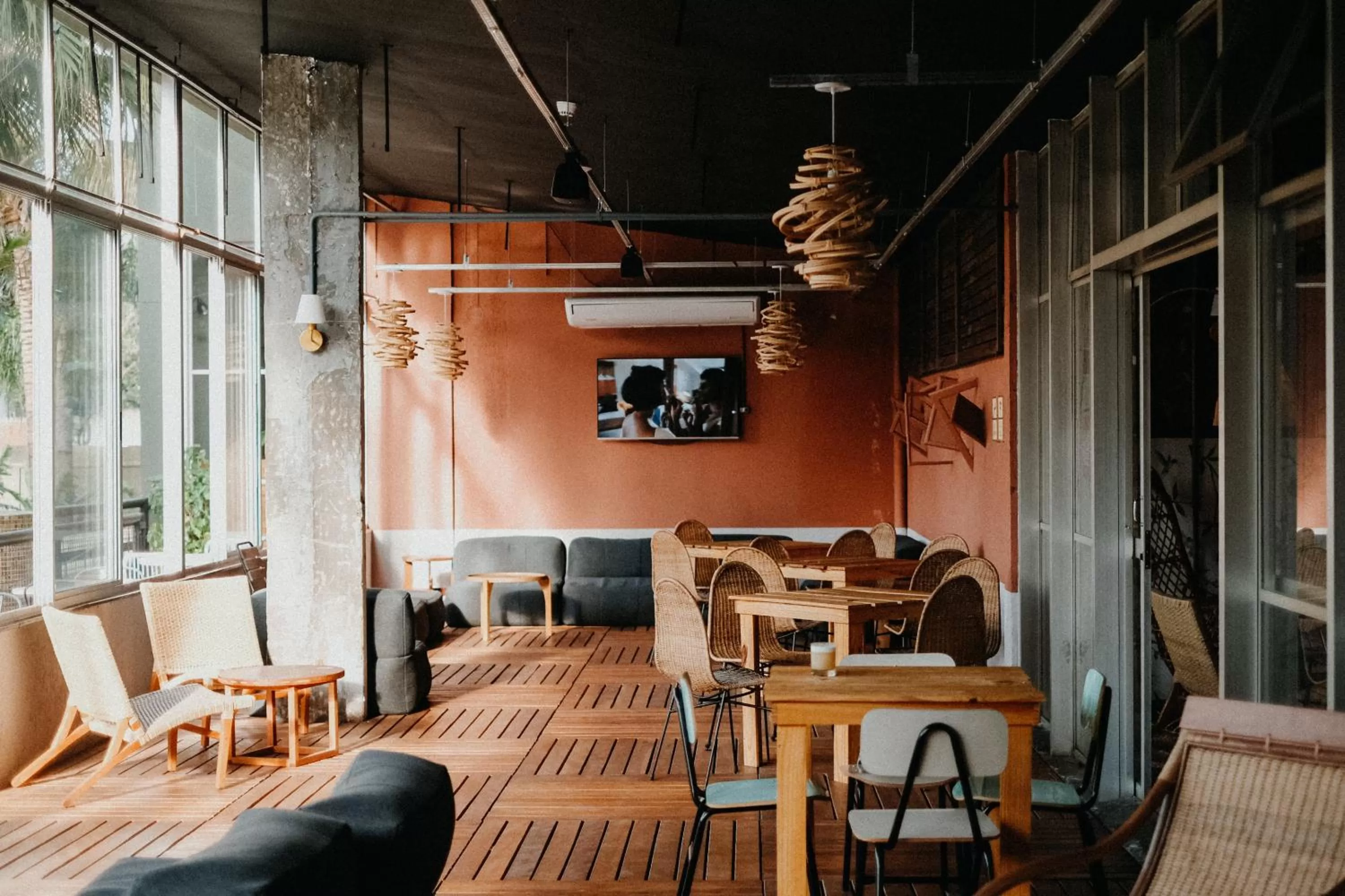 Restaurant/places to eat in Selina Foz