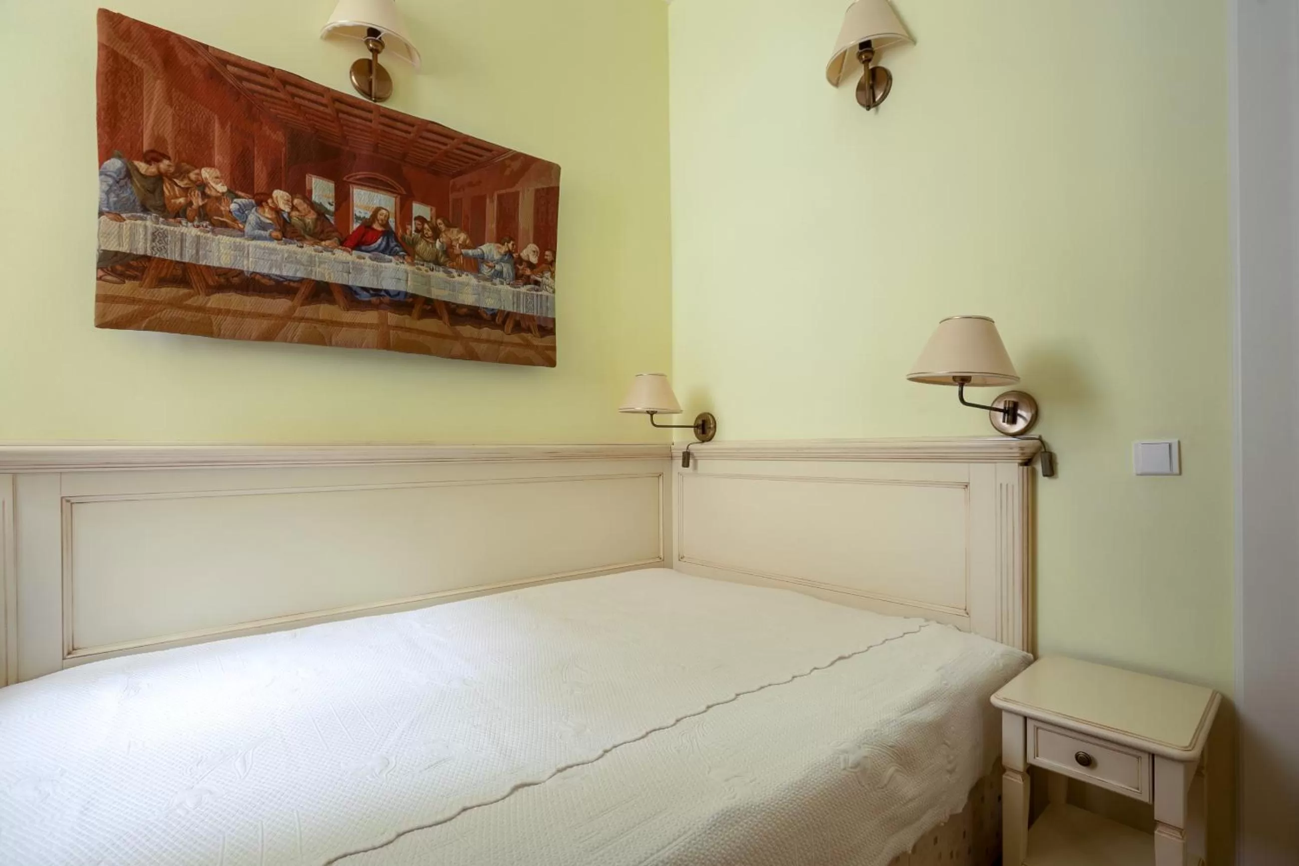 Decorative detail, Bed in Tyn Yard Residence