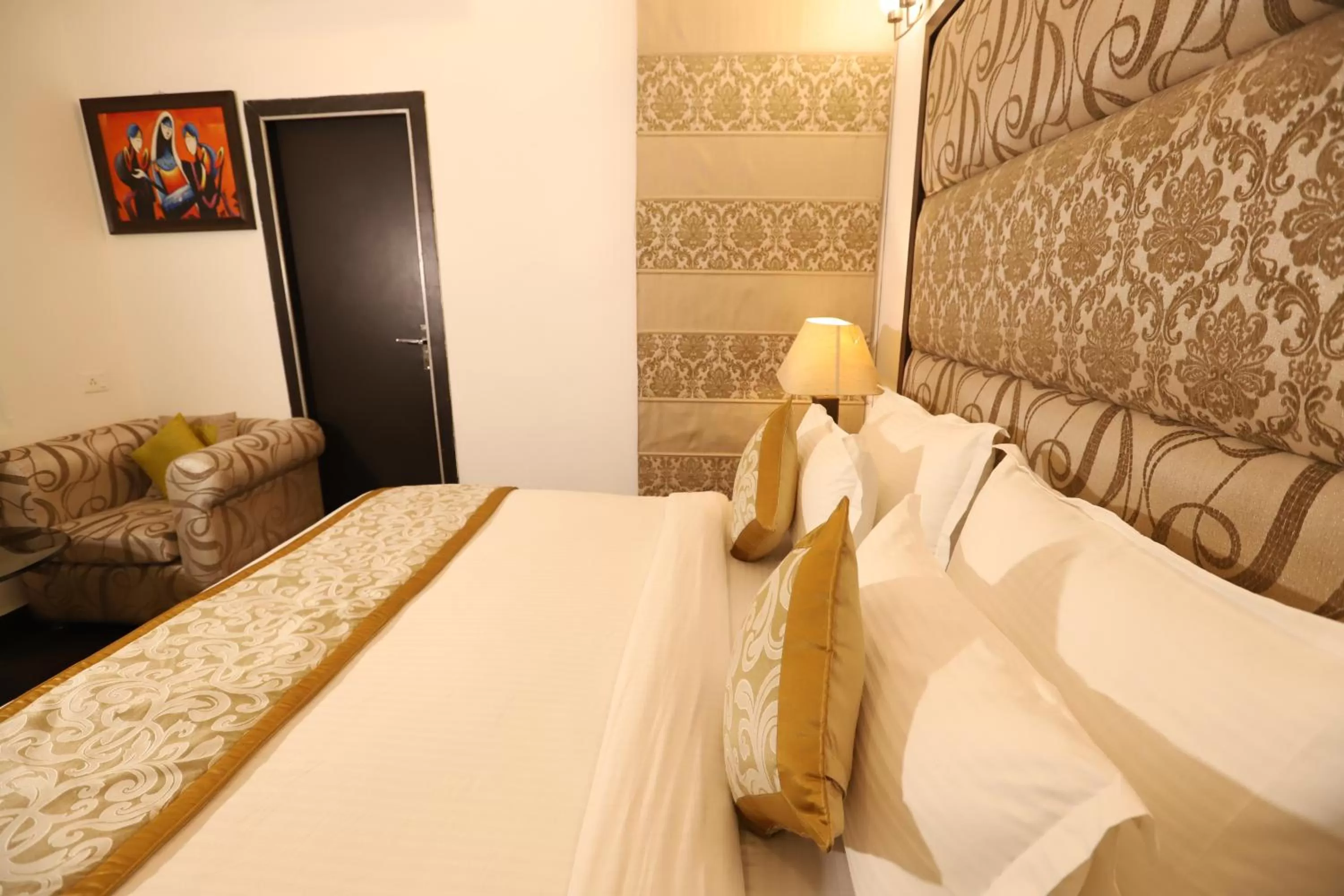 Bed in Hotel Capitol Hills - Greater Kailash Delhi