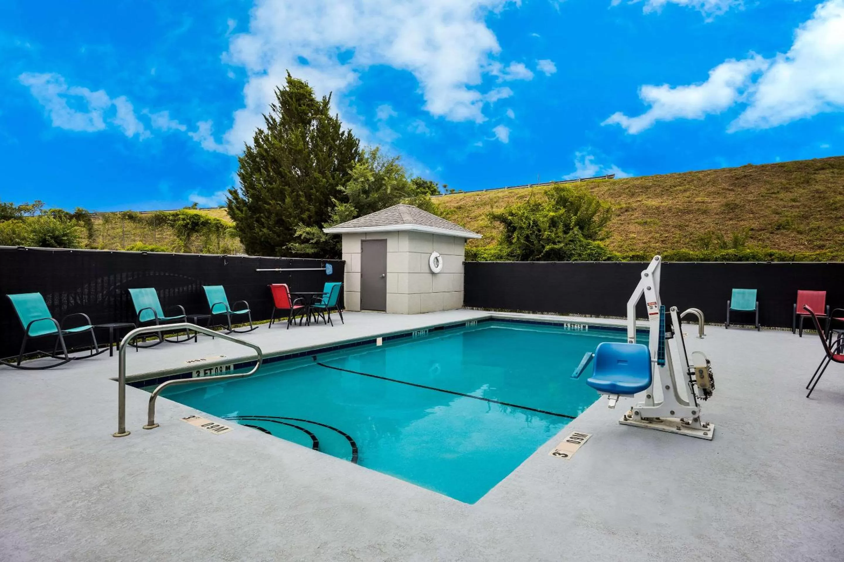 Swimming pool in Sleep Inn & Suites Valdosta Mall Area