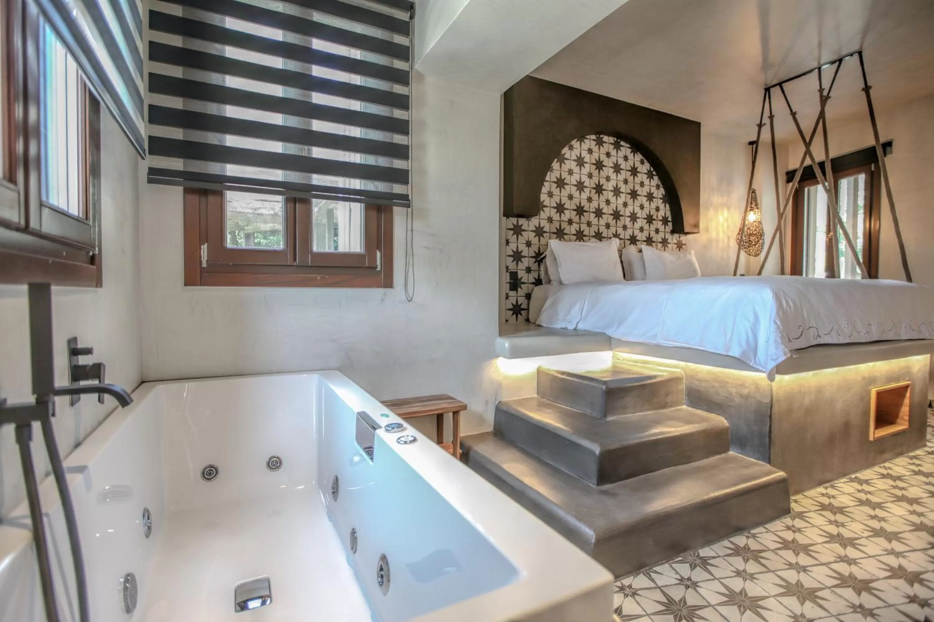 Bed in Meteora Heaven and Earth Kastraki premium suites