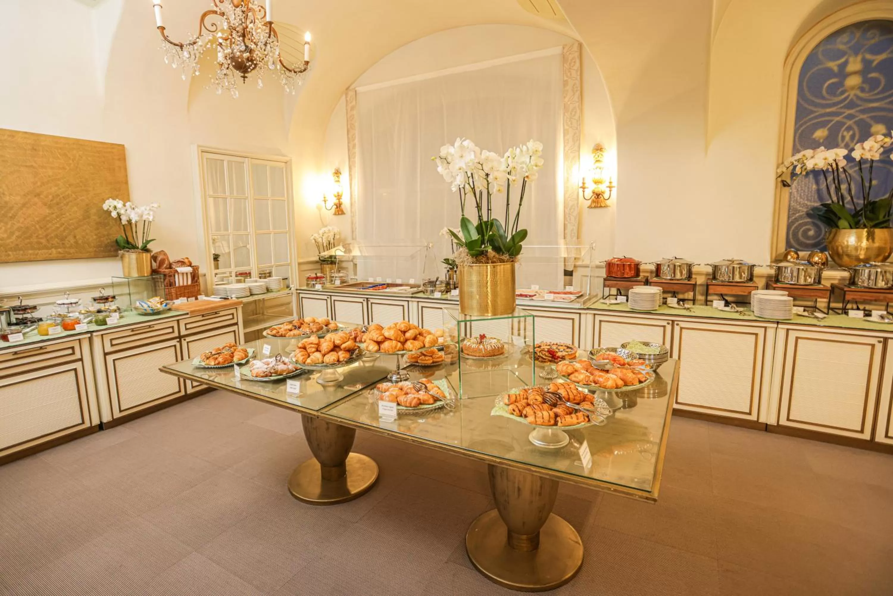 Breakfast in Grand Hotel Villa Castagnola