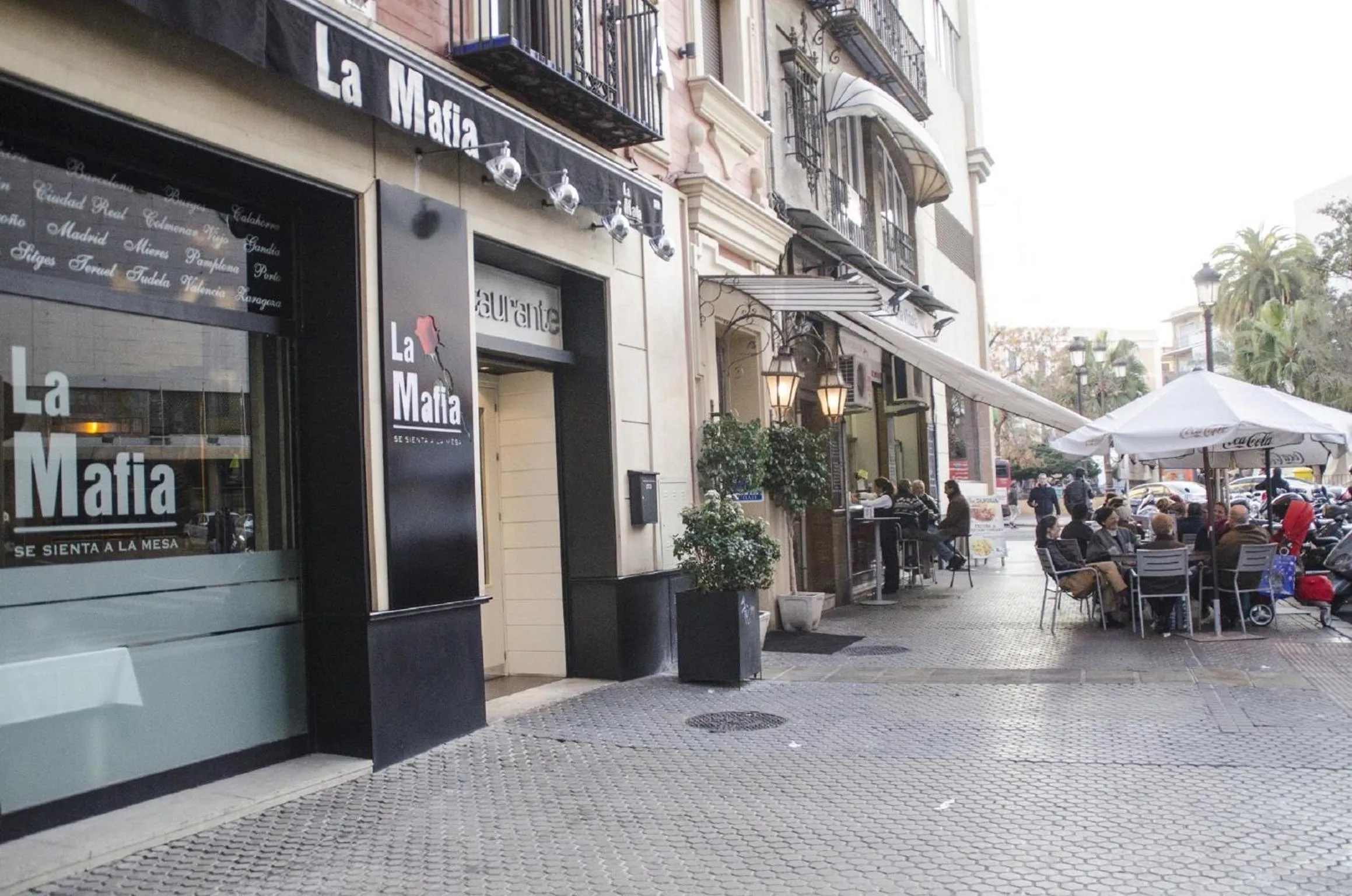 Facade/entrance in Hotel Duquesa