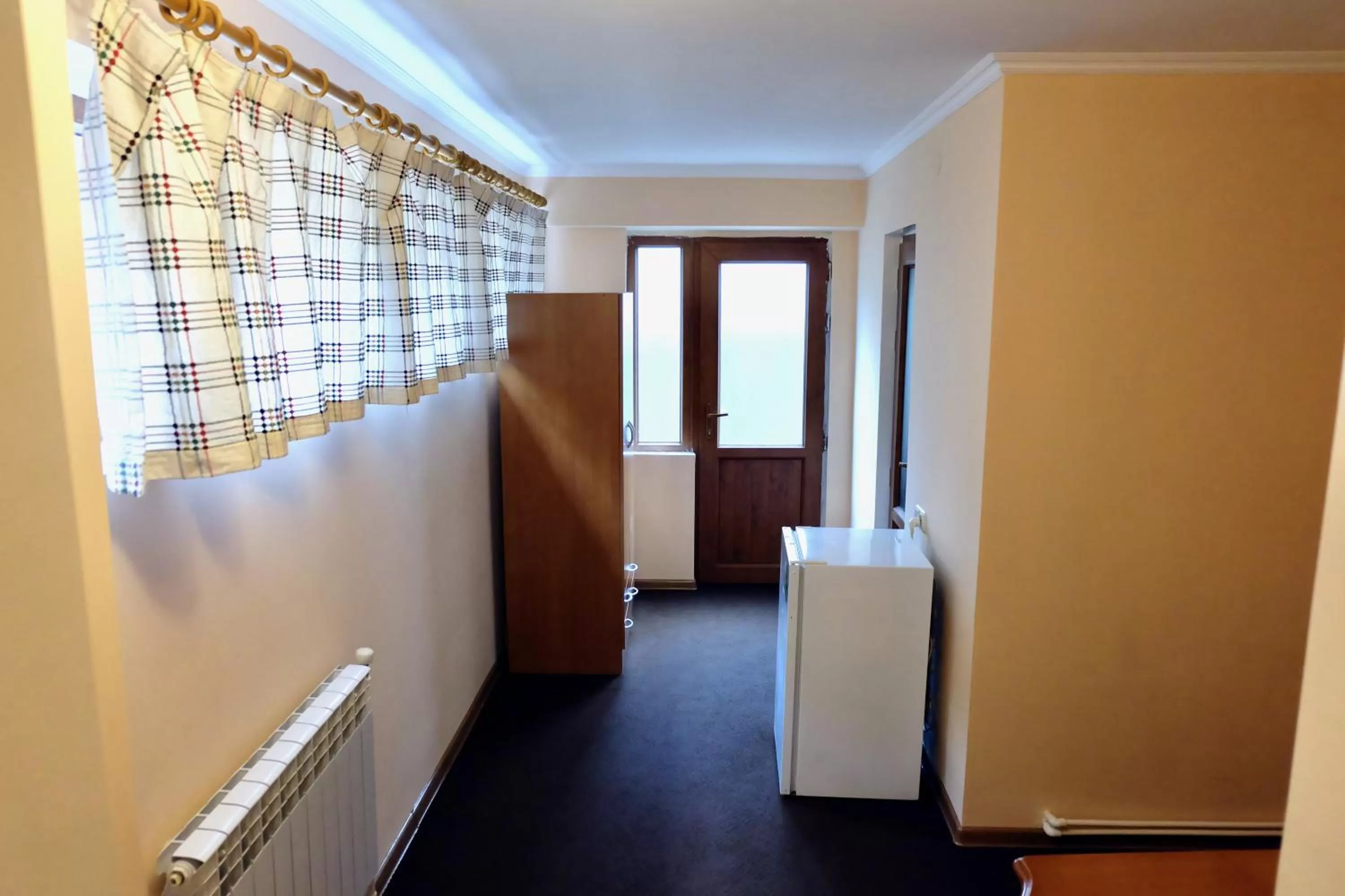 Photo of the whole room in Dil Hill by Sam