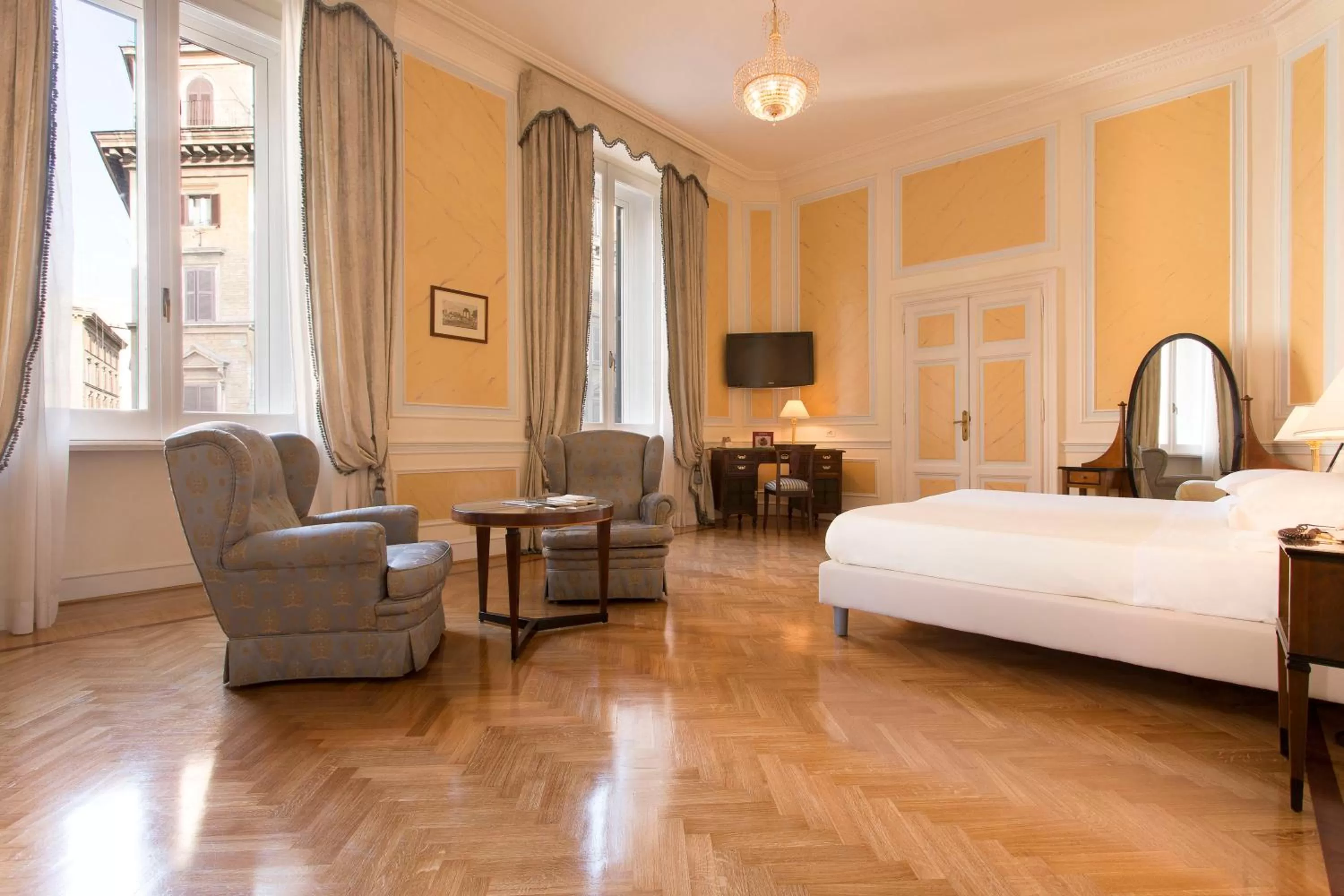 Living room, Bed in Hotel Quirinale