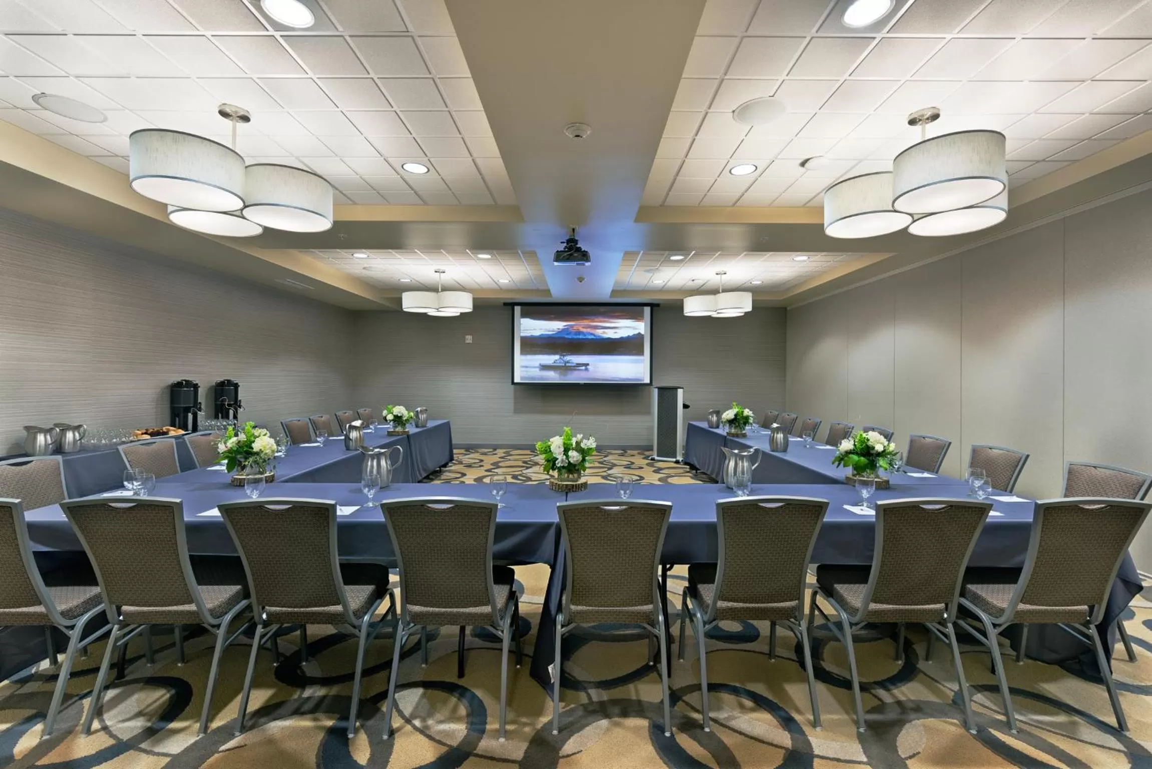 Meeting/conference room in Oxford Suites Bellingham