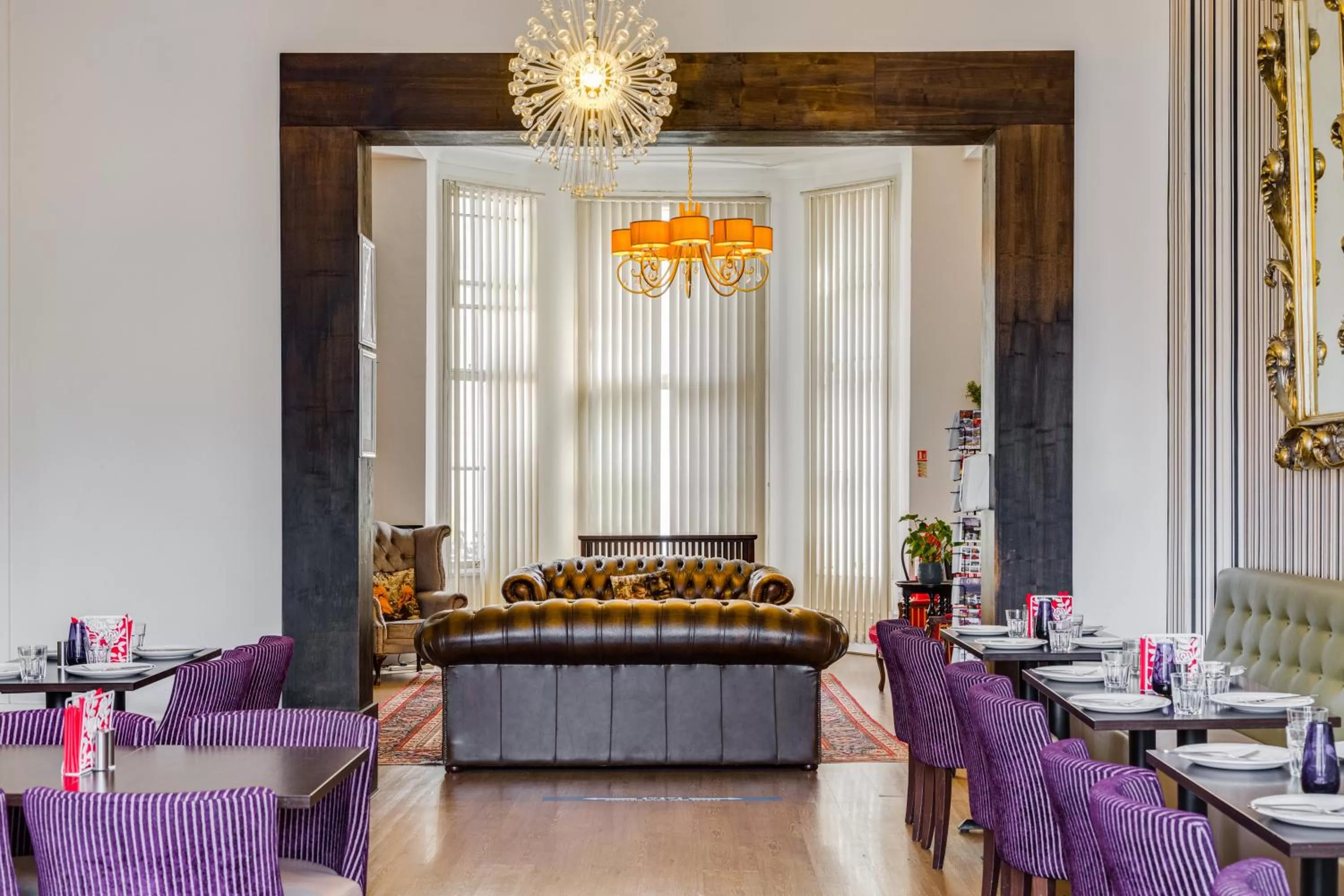 Restaurant/places to eat in 1 Lexham Gardens Hotel