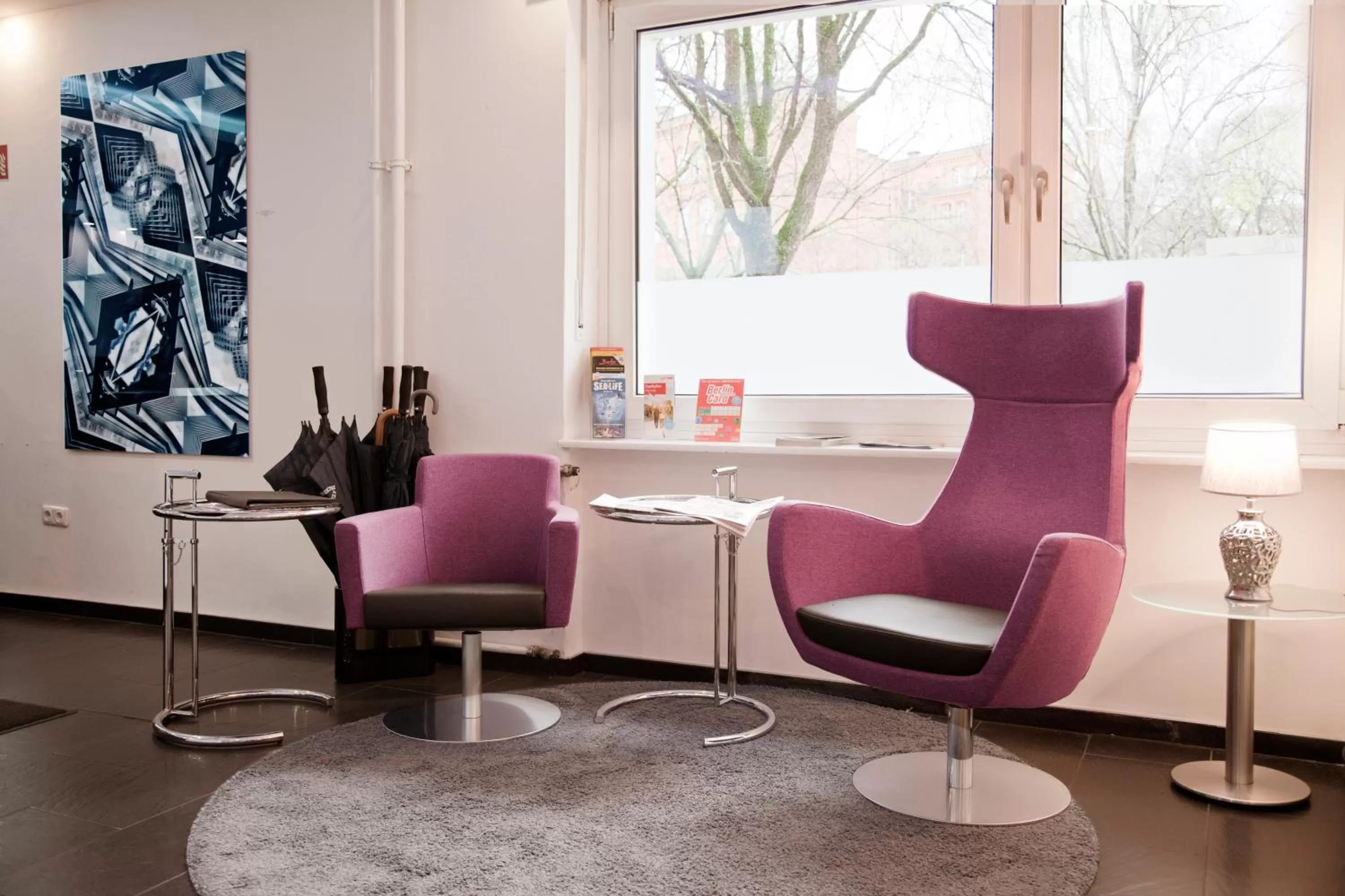 Decorative detail in Les Nations