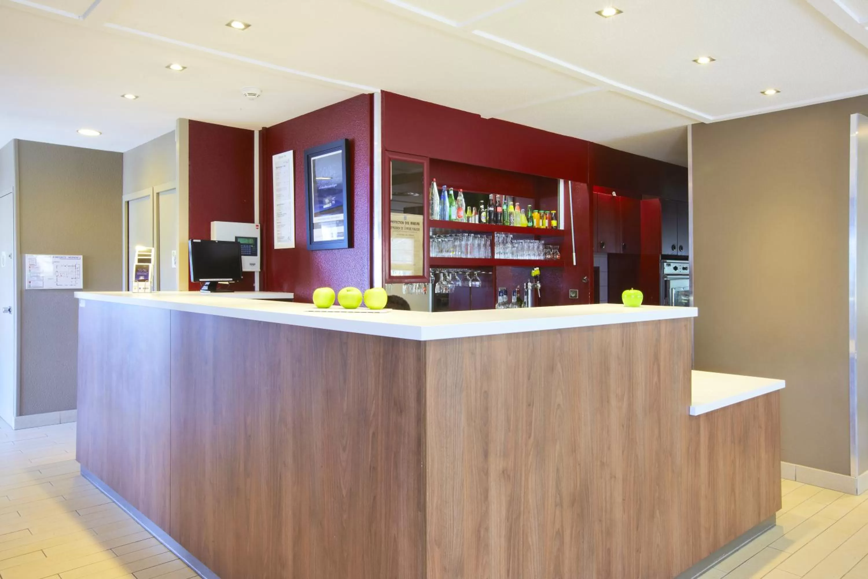 Lobby or reception in Campanile Béziers A9/A75