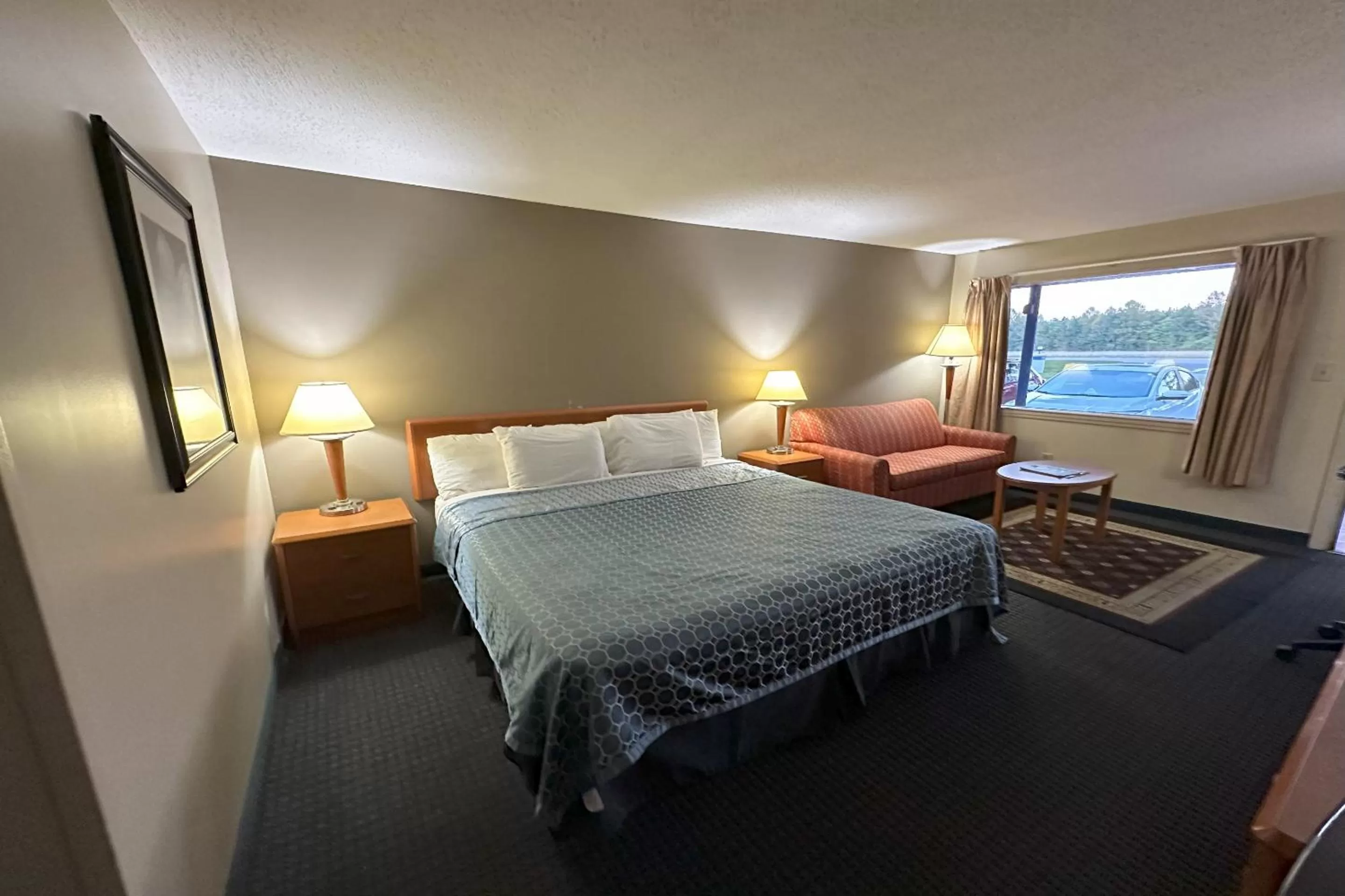 King Suite in Sportsman's Inn Plymouth 252-793-3095