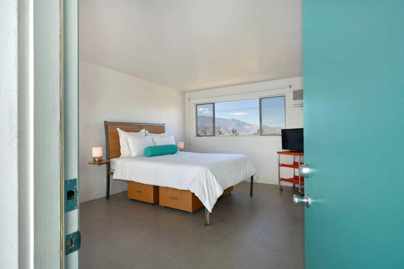 Bed in Sagewater Hotel