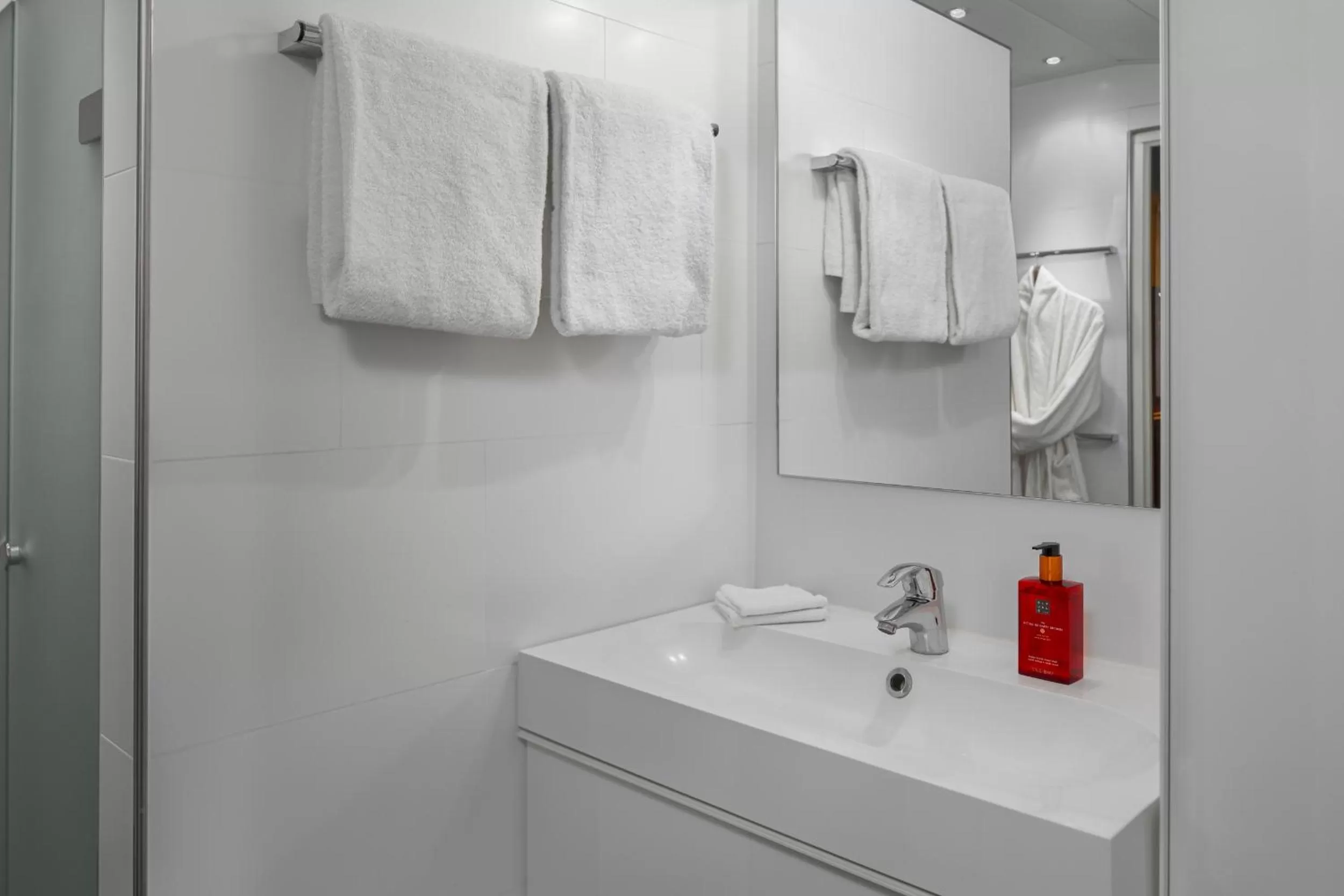 Bathroom in Hotel ter Duyn