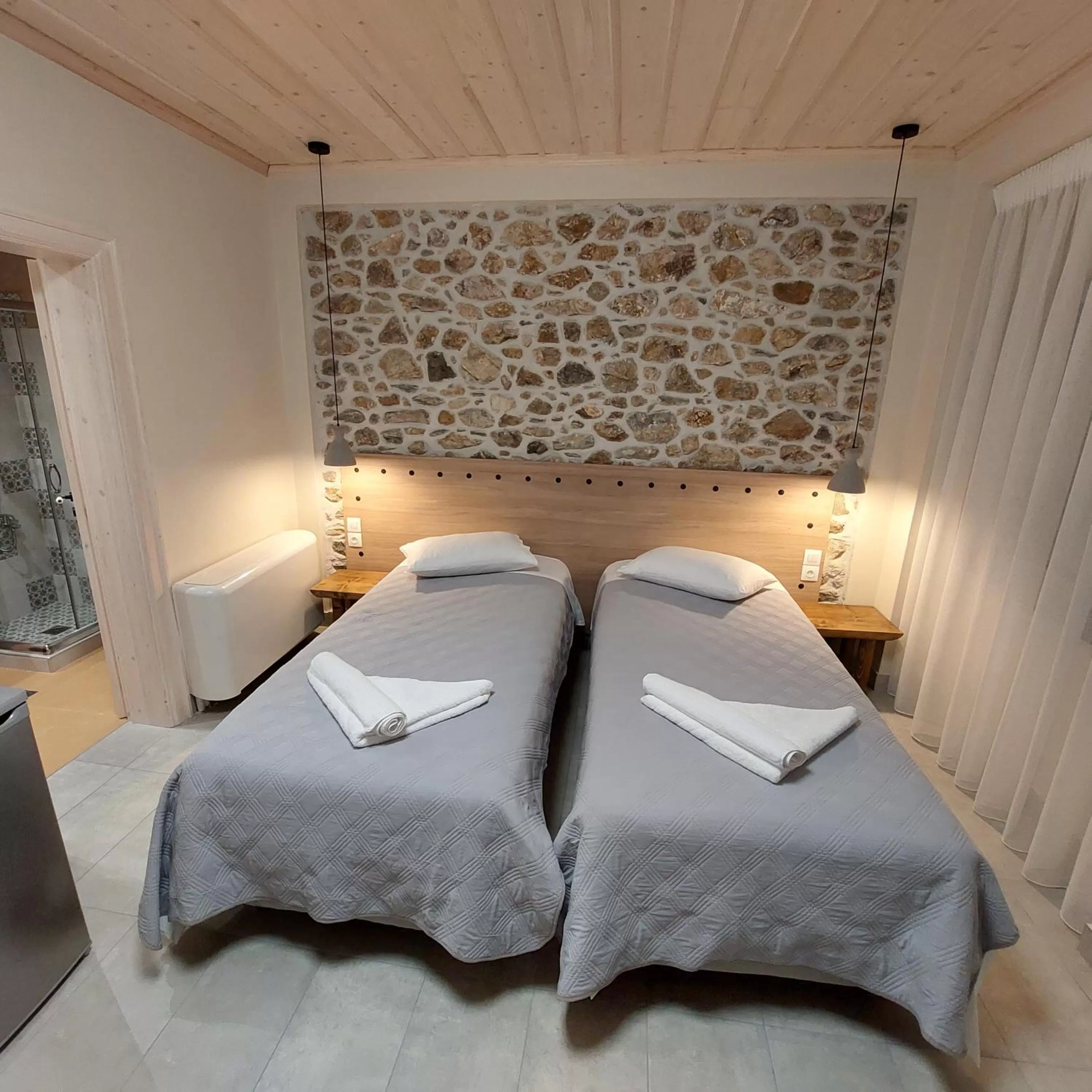 Budget Twin Room in Neon